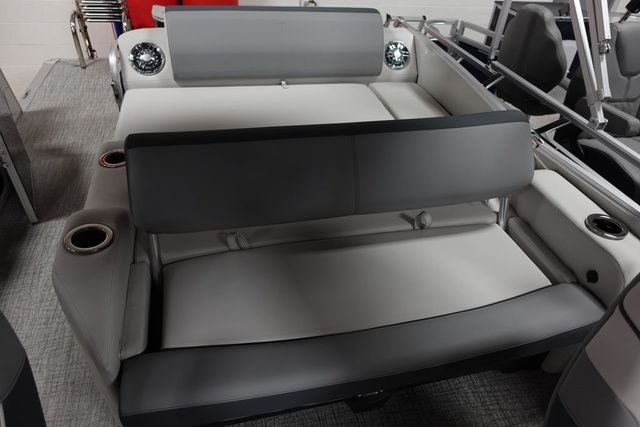 2025 Tahoe LTZ Versatile Rear Bench 23 FT - 9
