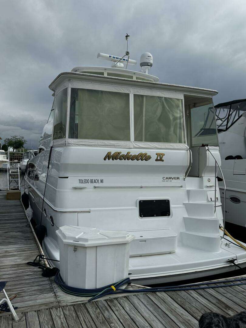 2003 Carver 466 Motor Yacht - Image 12