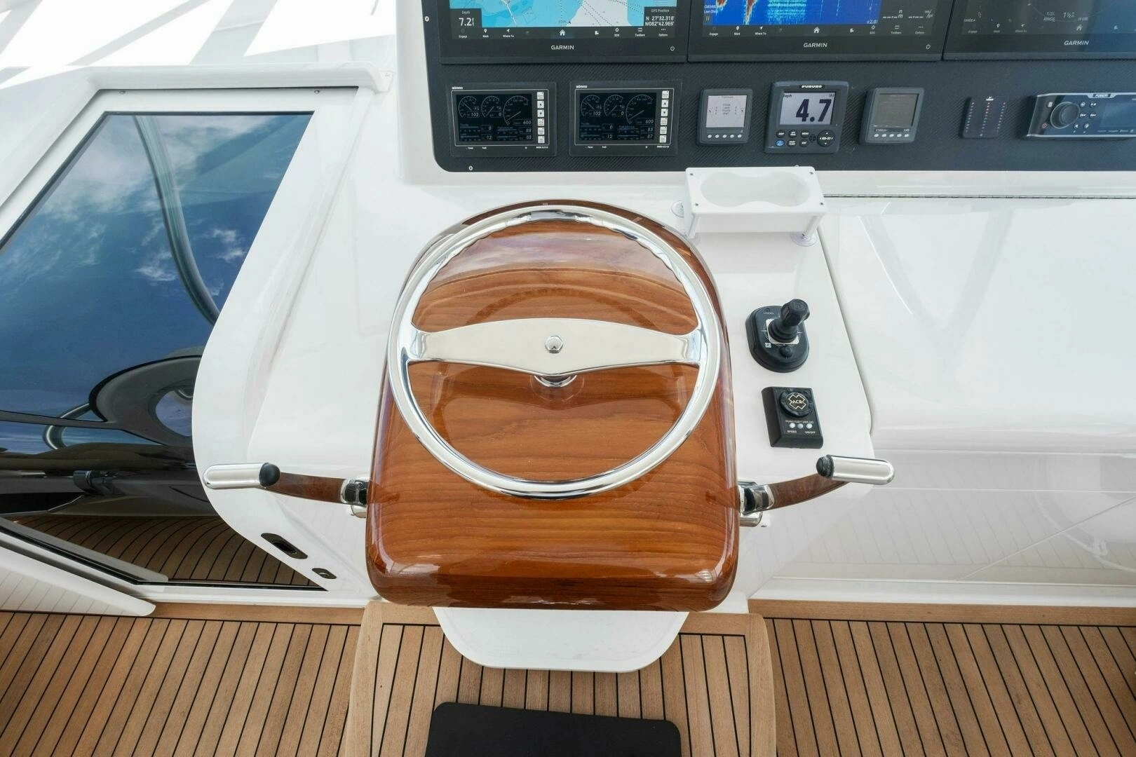 2015 Viking 52 OPEN - Image 25
