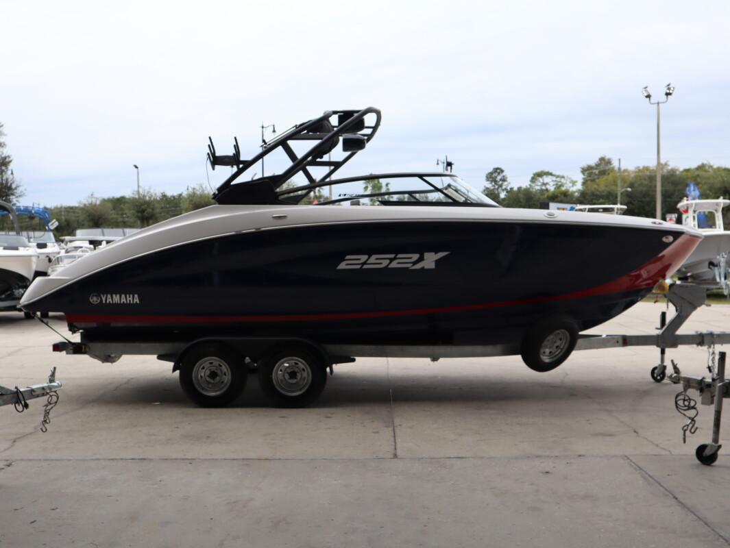 2025 Yamaha Boats 252XE - 5