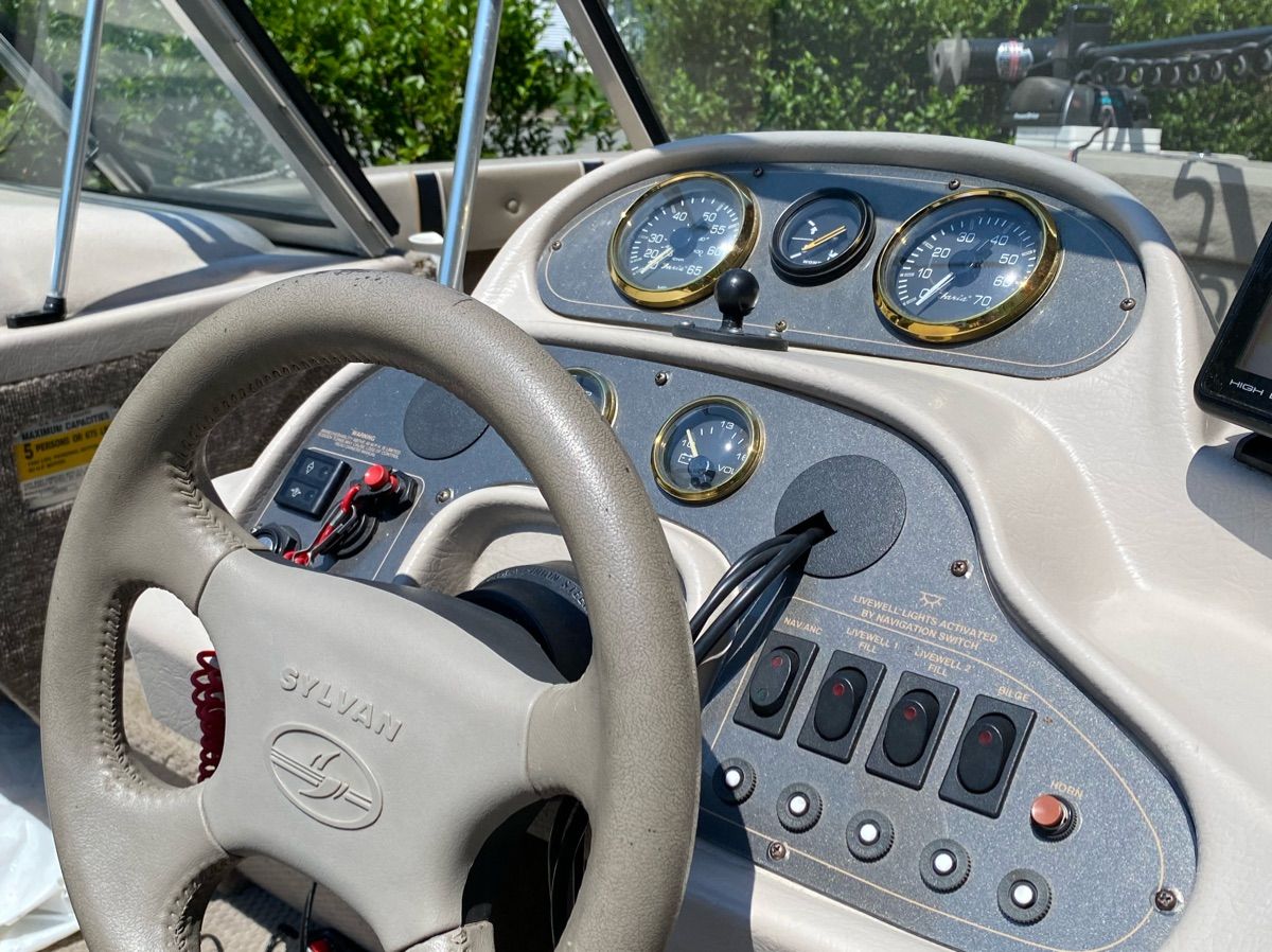 1999 Sylvan Explorer