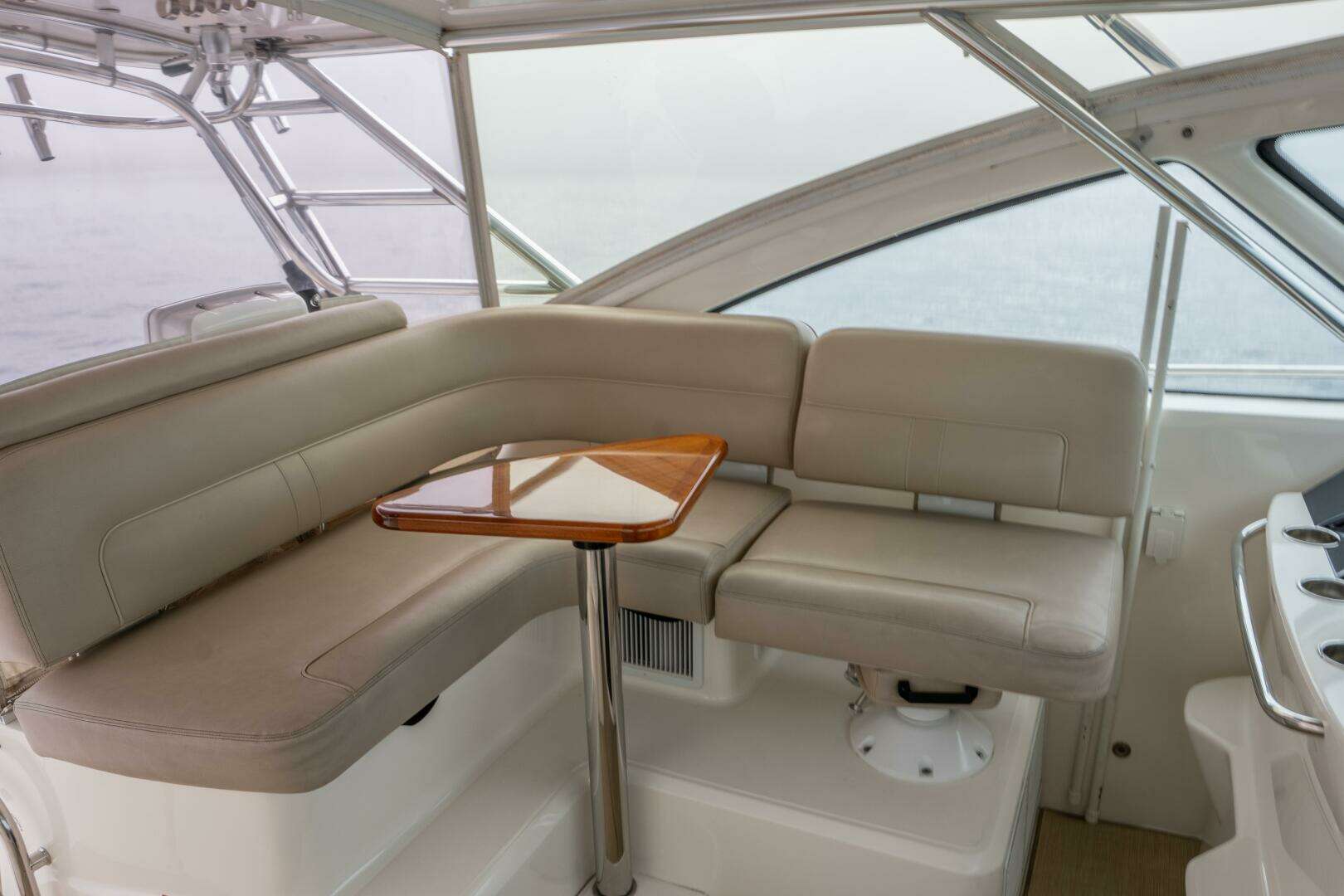 2015 Tiara Yachts 4300 Open - Image 19