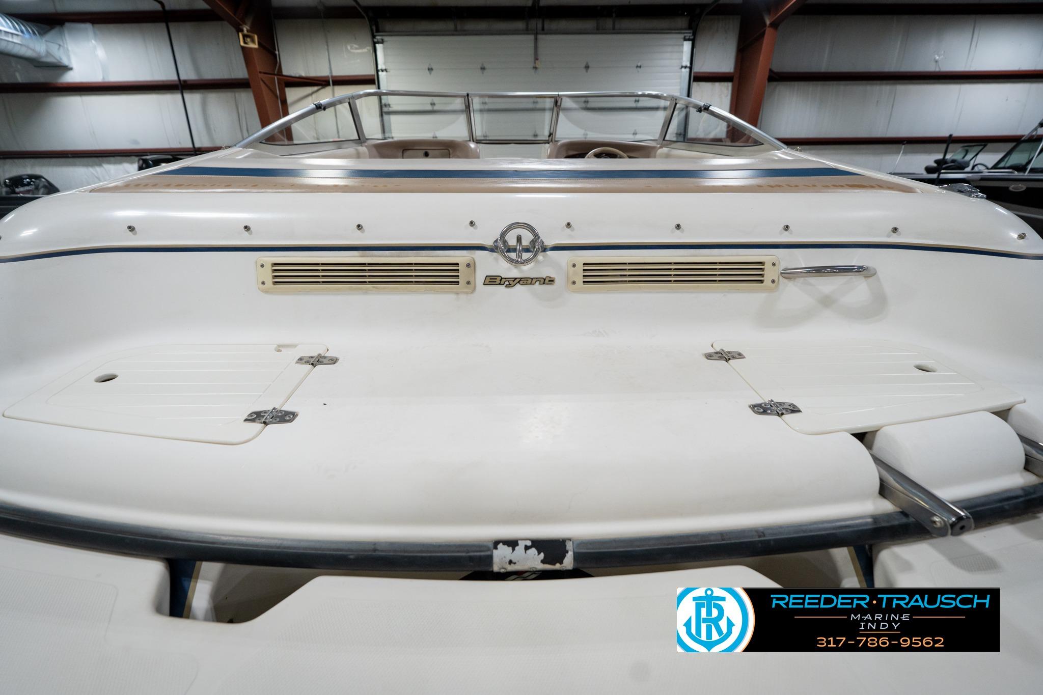 2000 Bryant 196 Limited boat rear view in indoor storage facility.