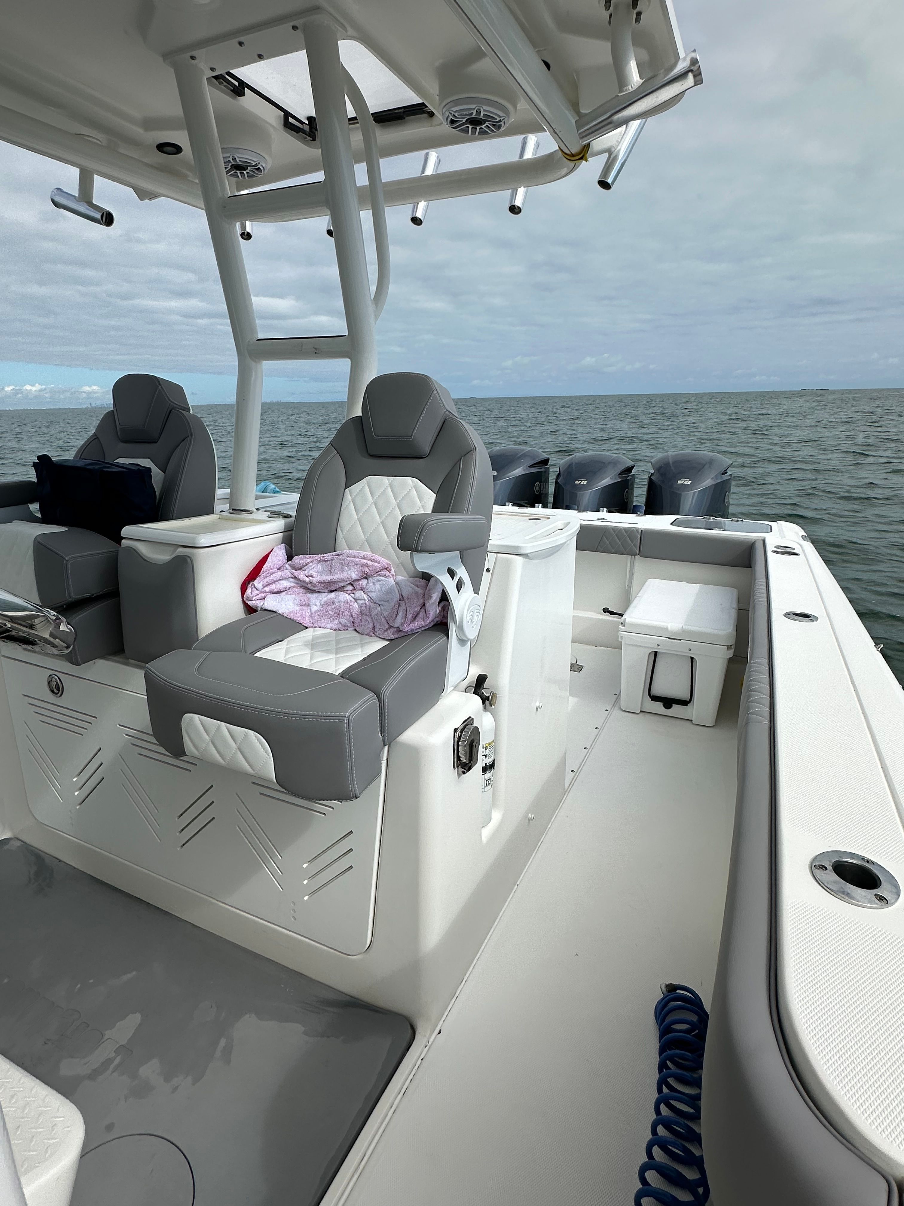 2009 Everglades 365 Center Console - 104