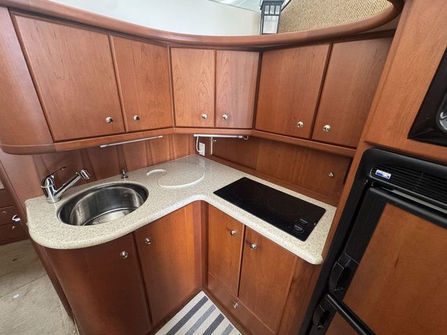 2005 Silverton 34 Convertible - 18