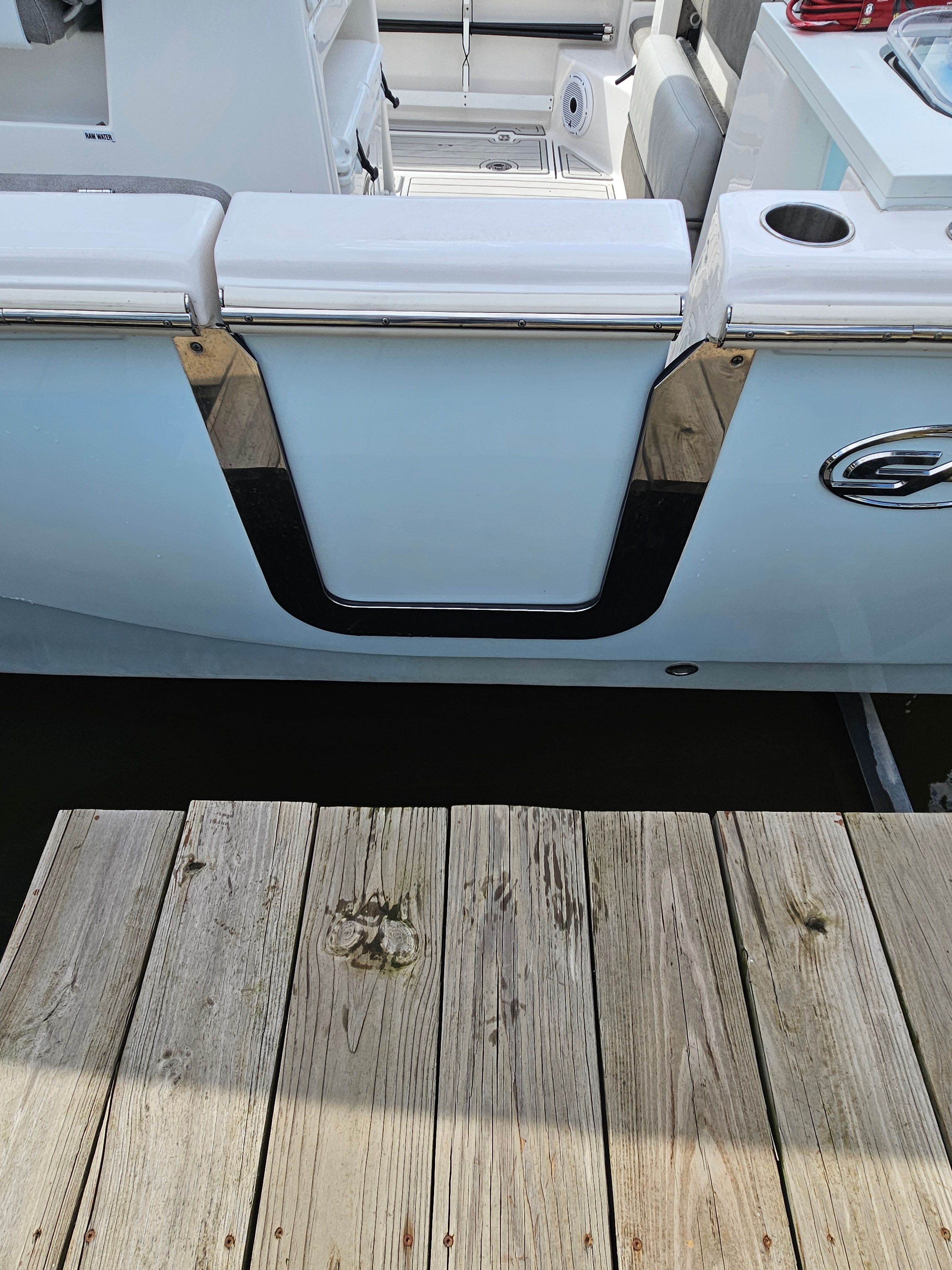 Sea Fox 288 Commander 2021 at dock, detailed view.