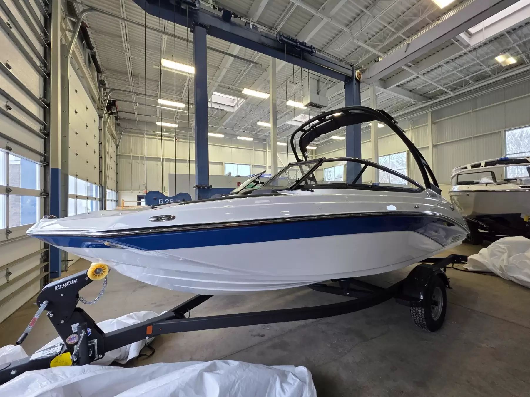 2026 Yamaha Boats AR195