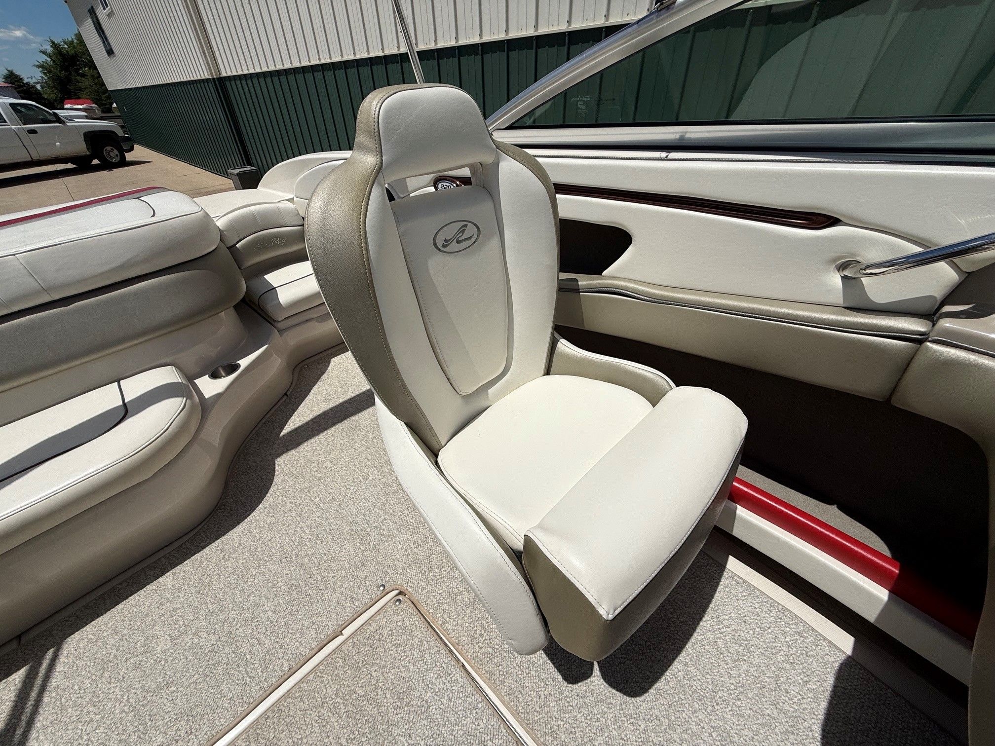 2007 Sea Ray 220 Select - 18