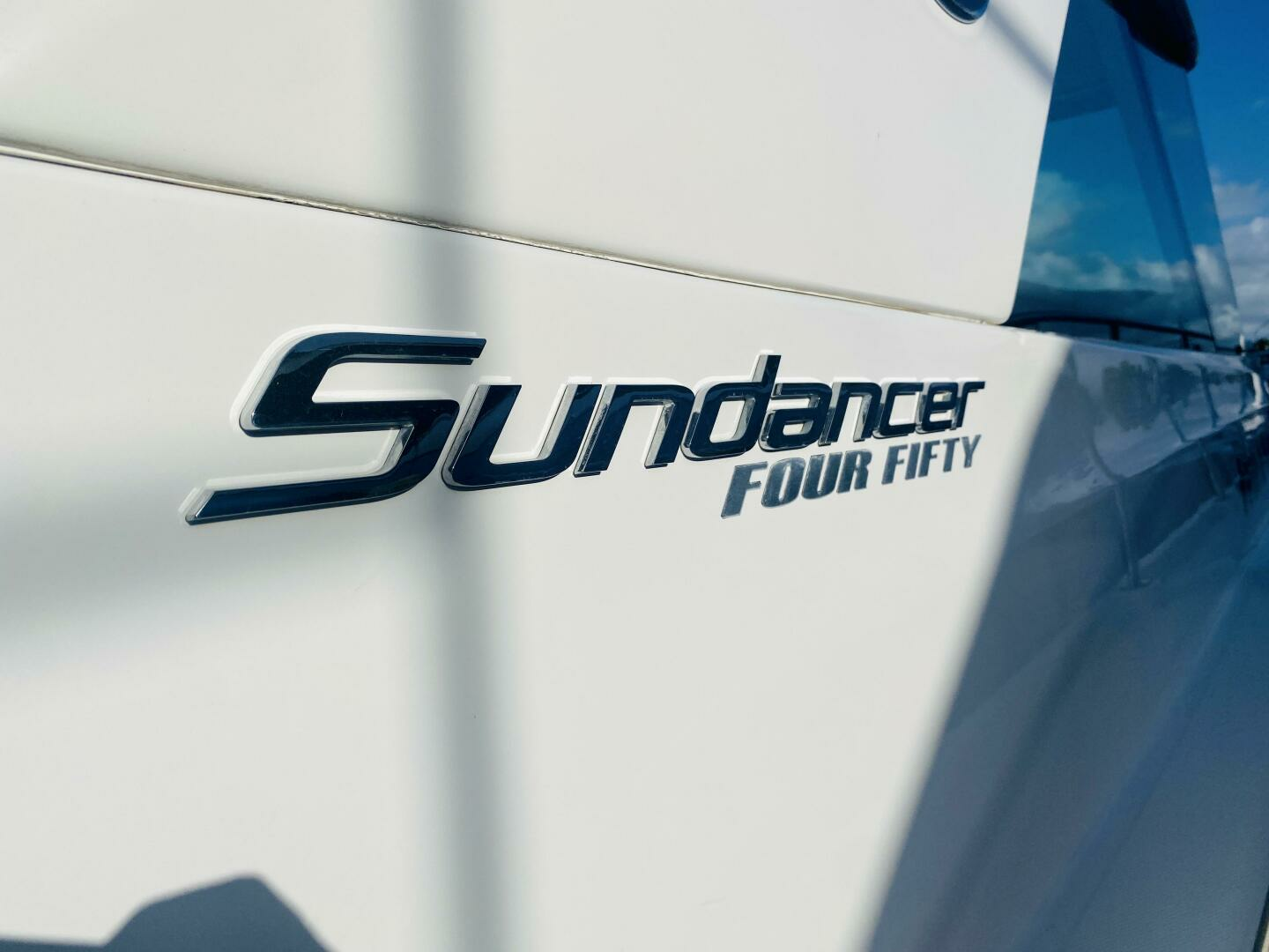 2010 Sea Ray 450 Sundancer - Image 3