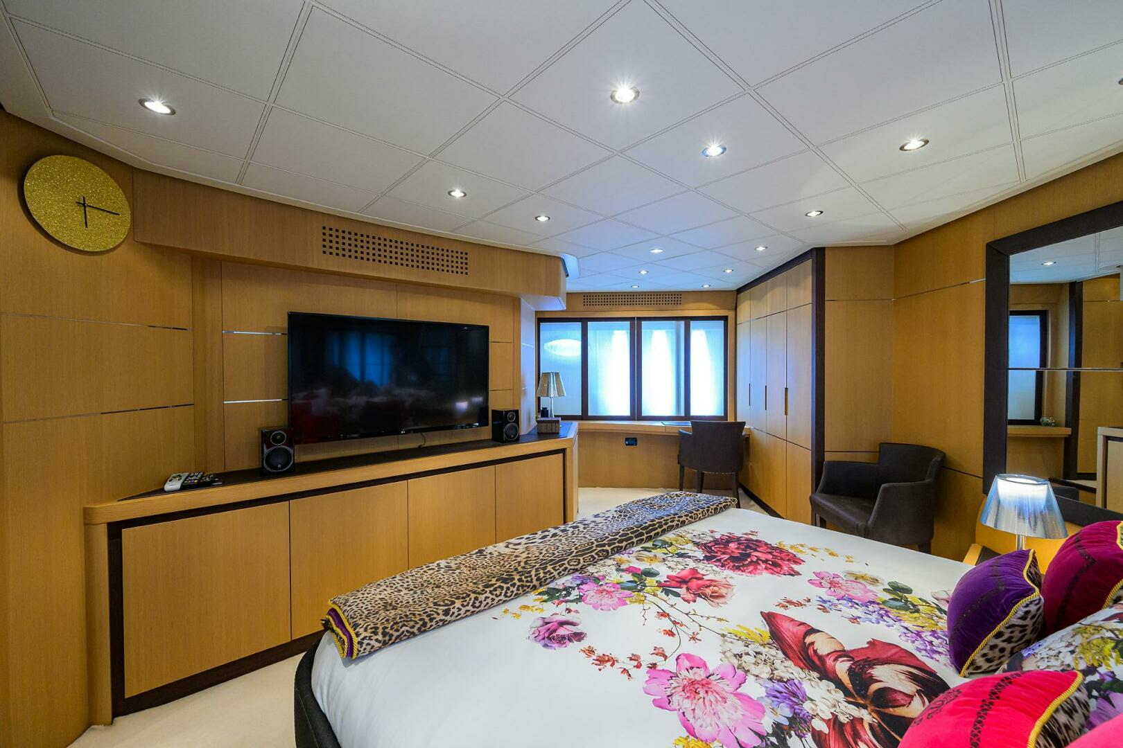 2009 Pershing 90 Express - Image 23