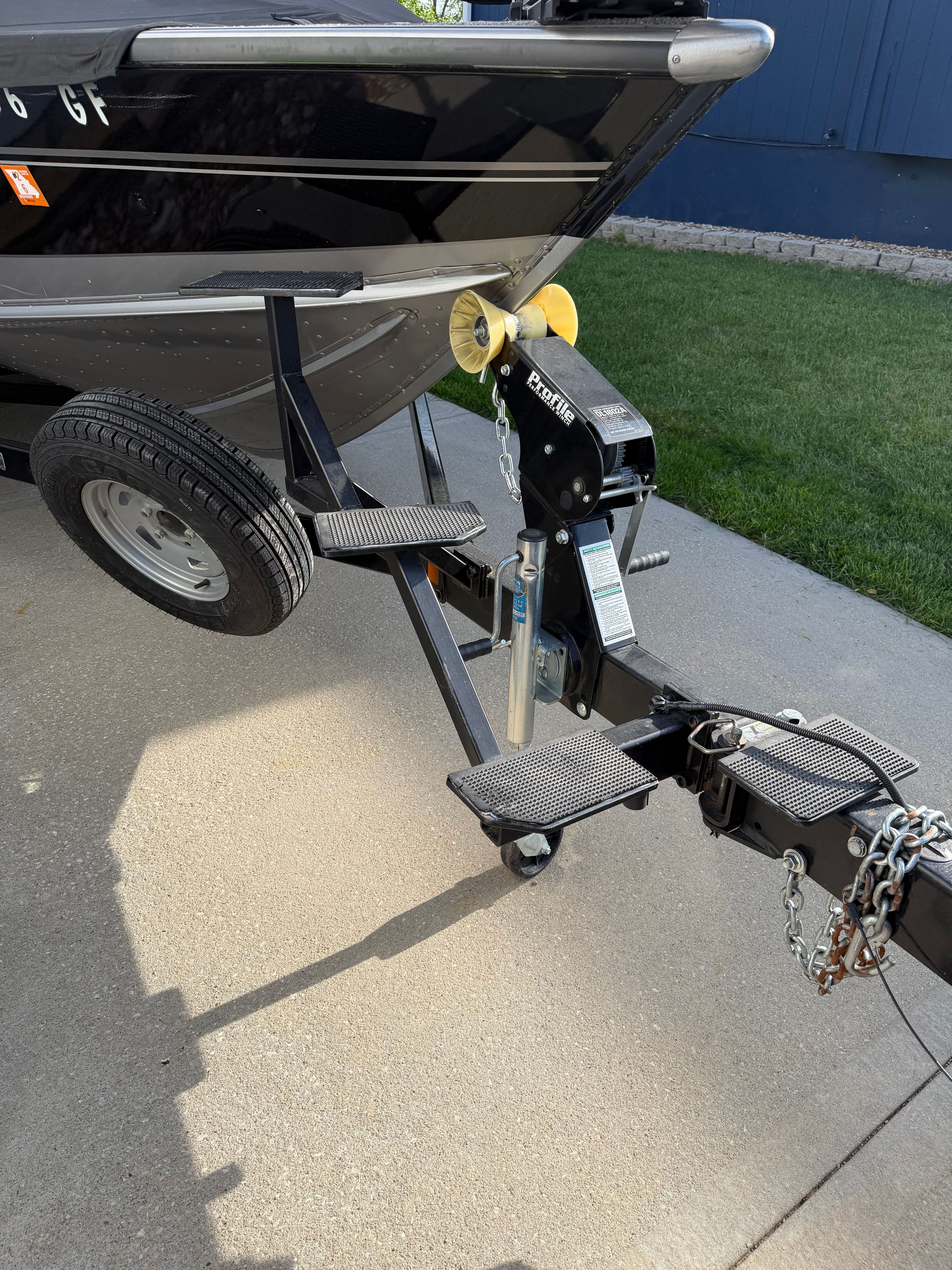 2017 Lund Pro V 1975 boat on trailer, close-up view.
