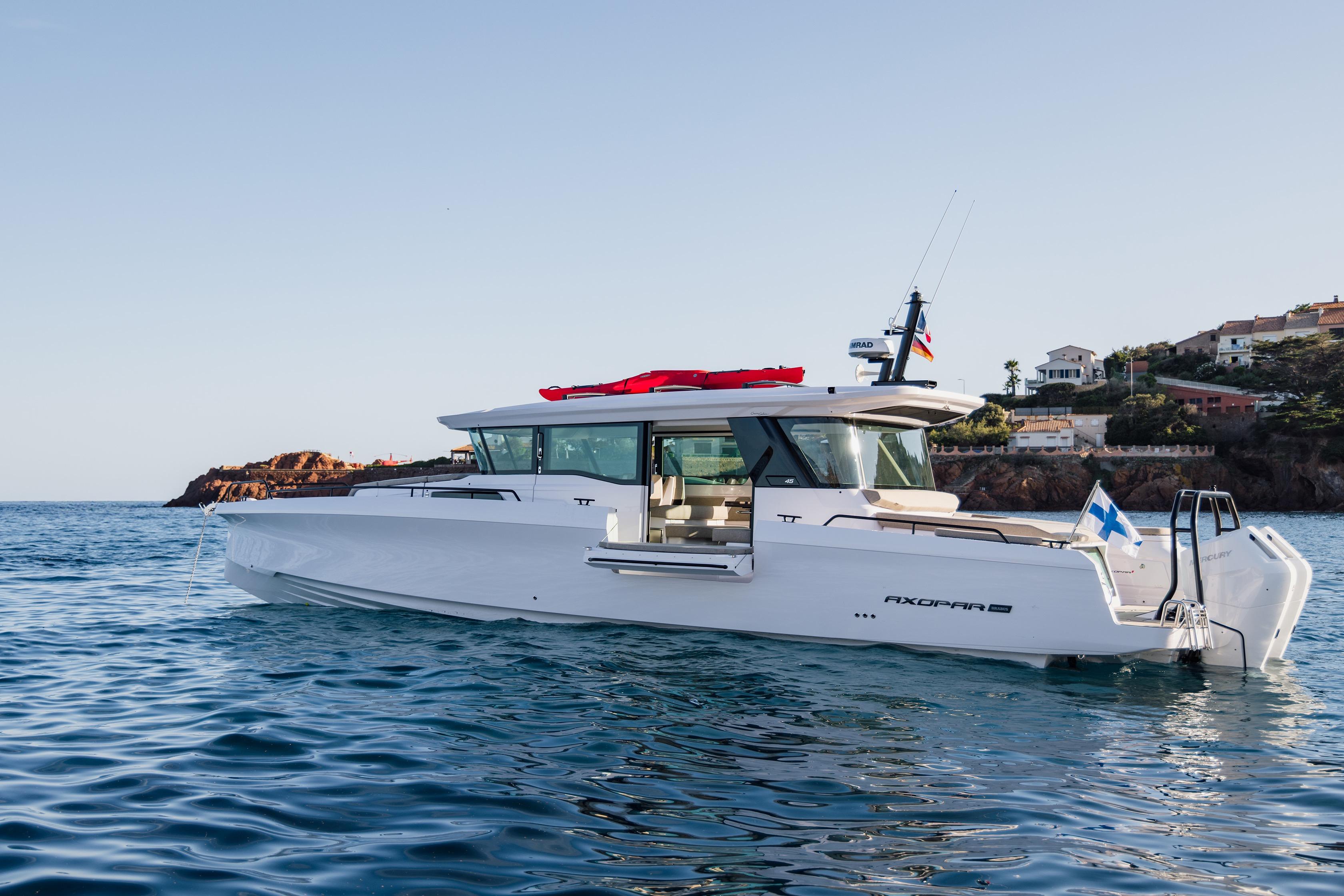 2026 Axopar 45 XC Cross Cabin