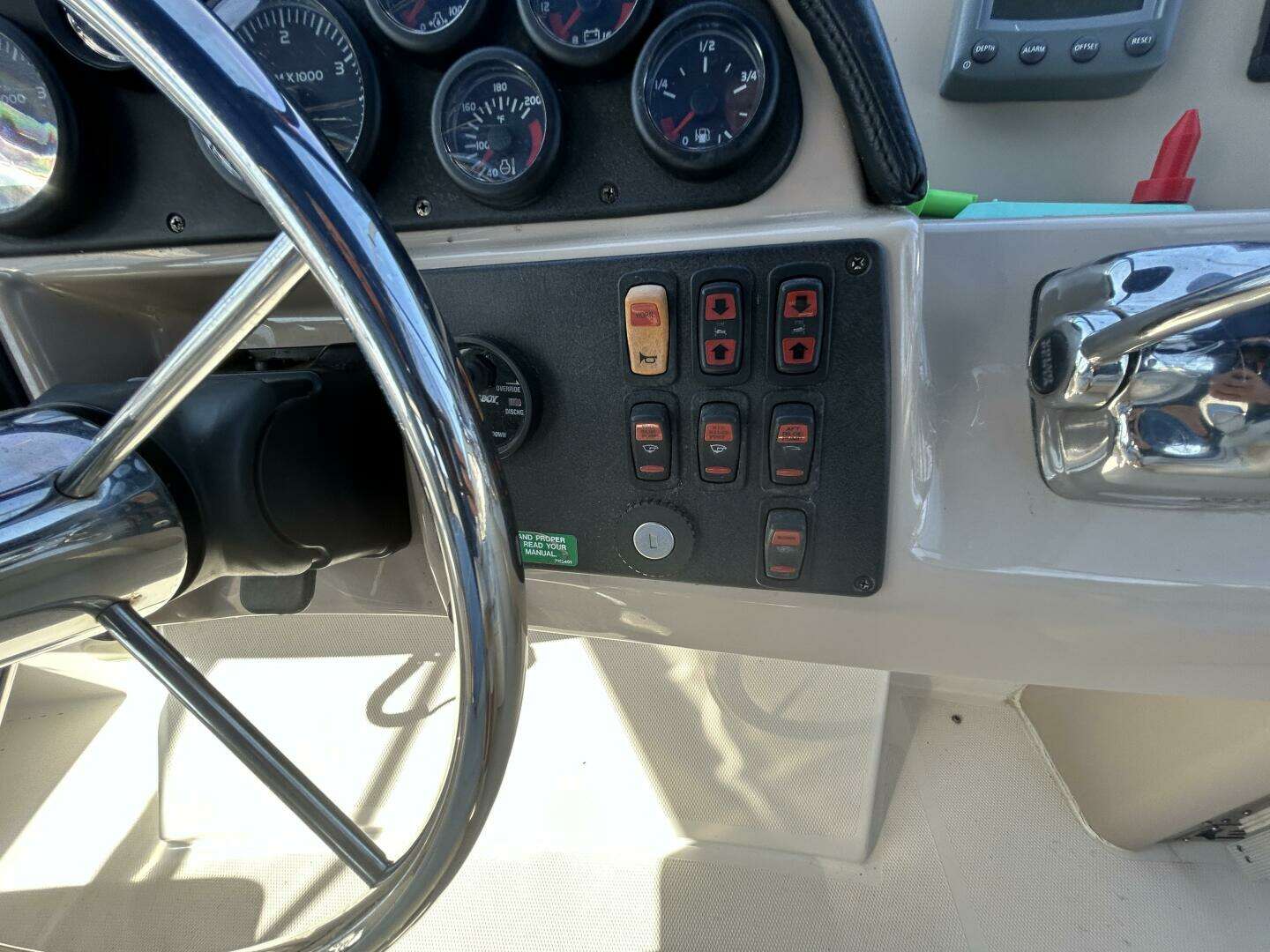 2005 Carver 366 MY - Image 18