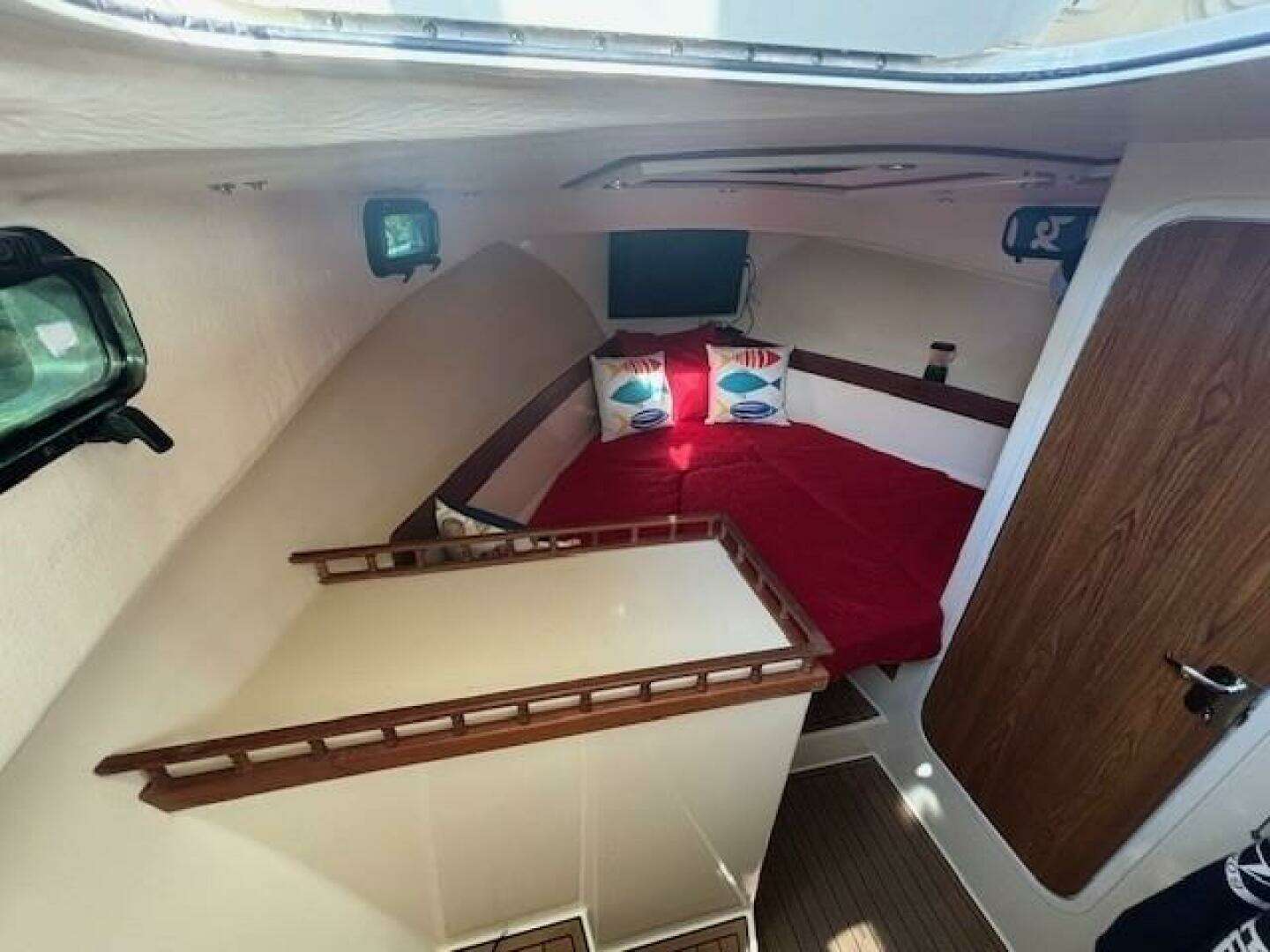 2018 Islander 27 Islander Hardback - Image 10