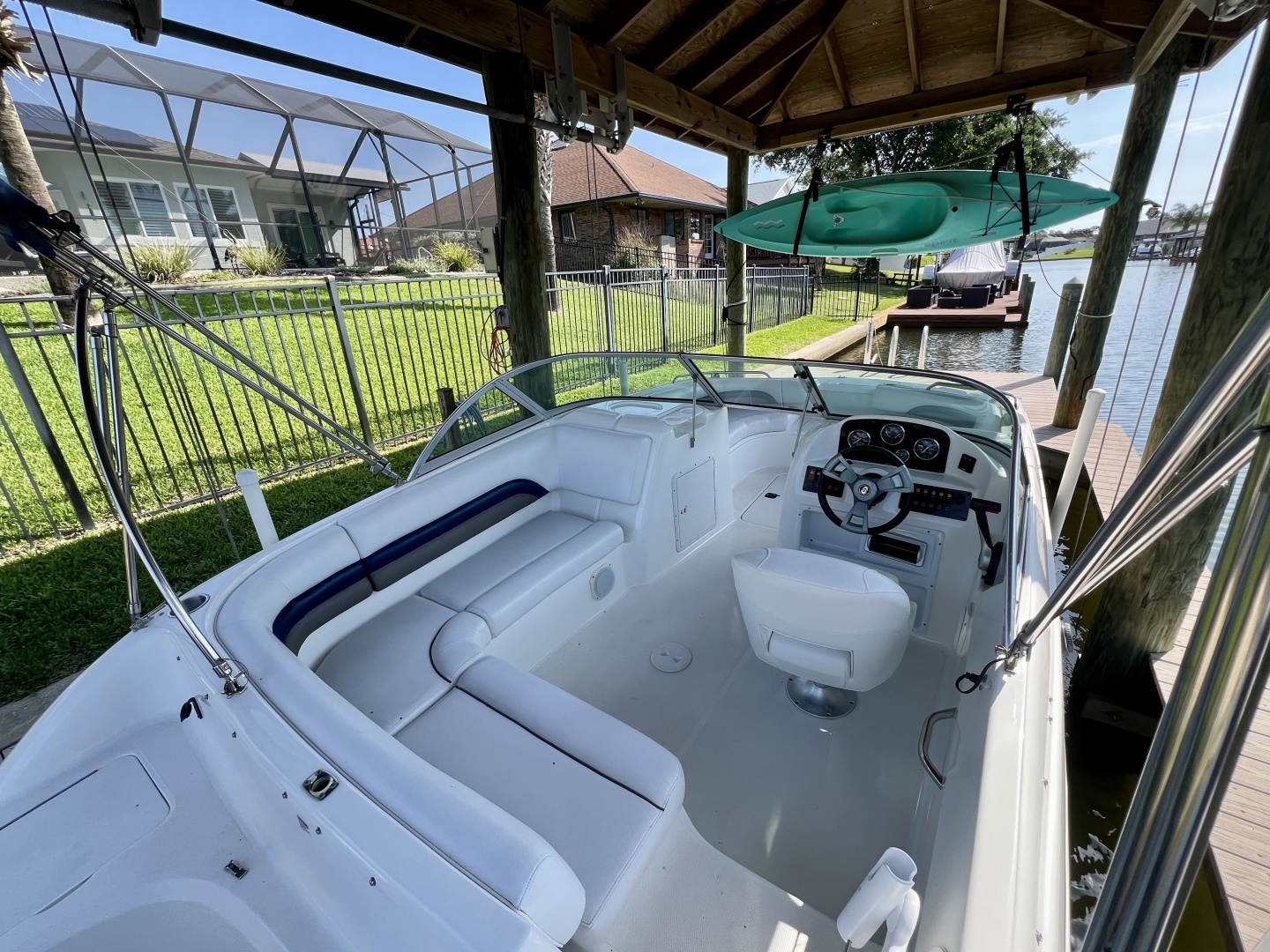 2013 Hurricane SunDeck 187 OB - Image 8