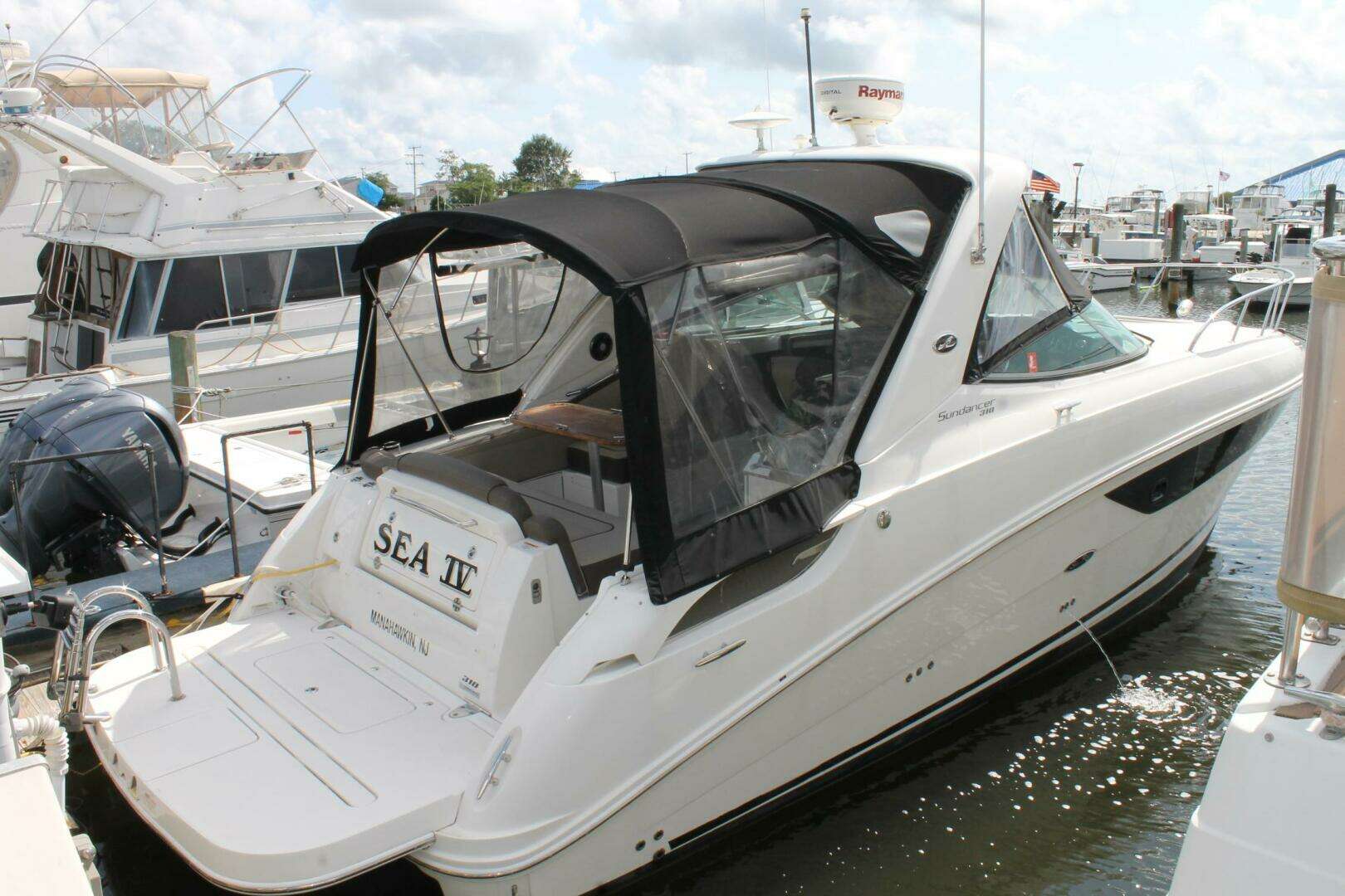 2015 Sea Ray 310 Sundancer - Image 3