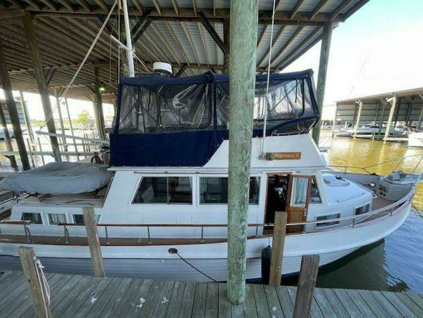 1990 Grand Banks 42 Classic - Image 2
