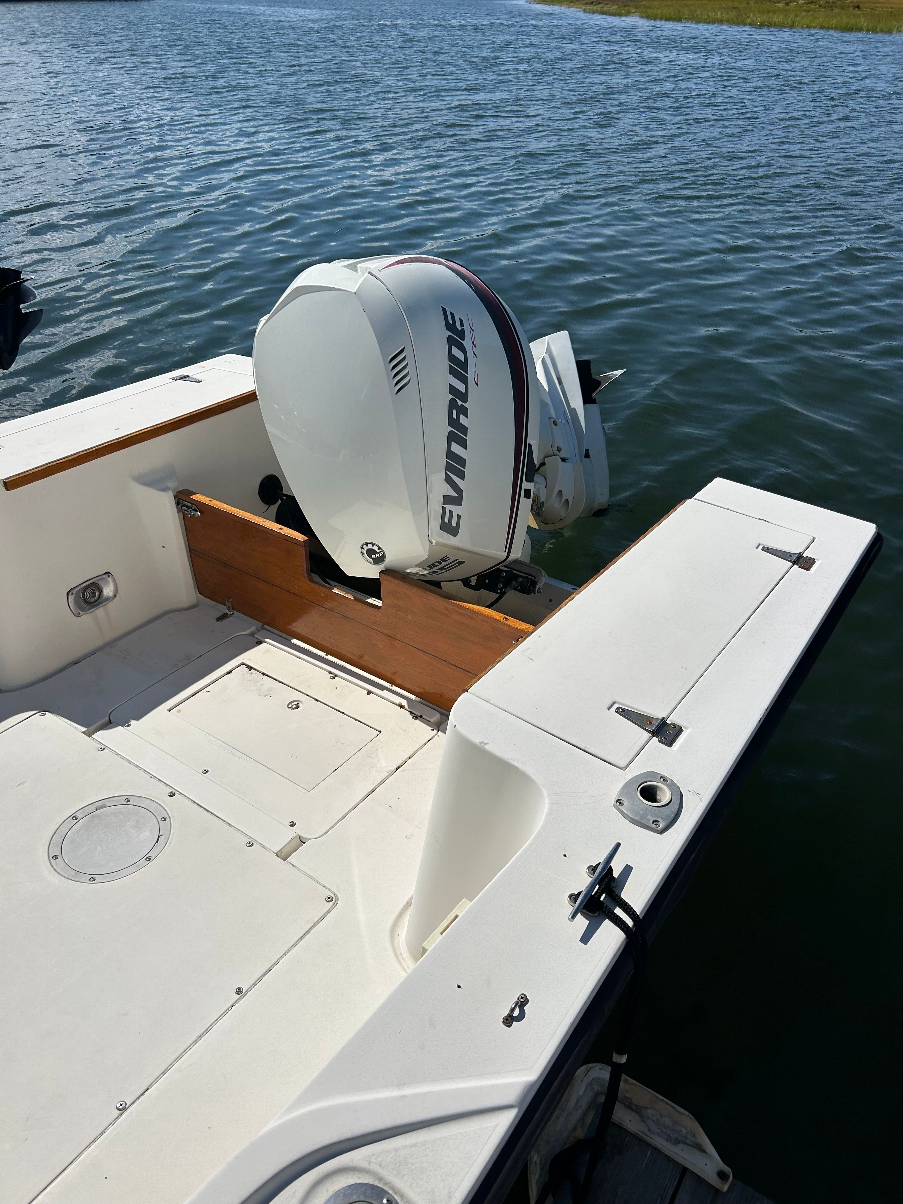 1989 Mako 220 Walk Around - 3