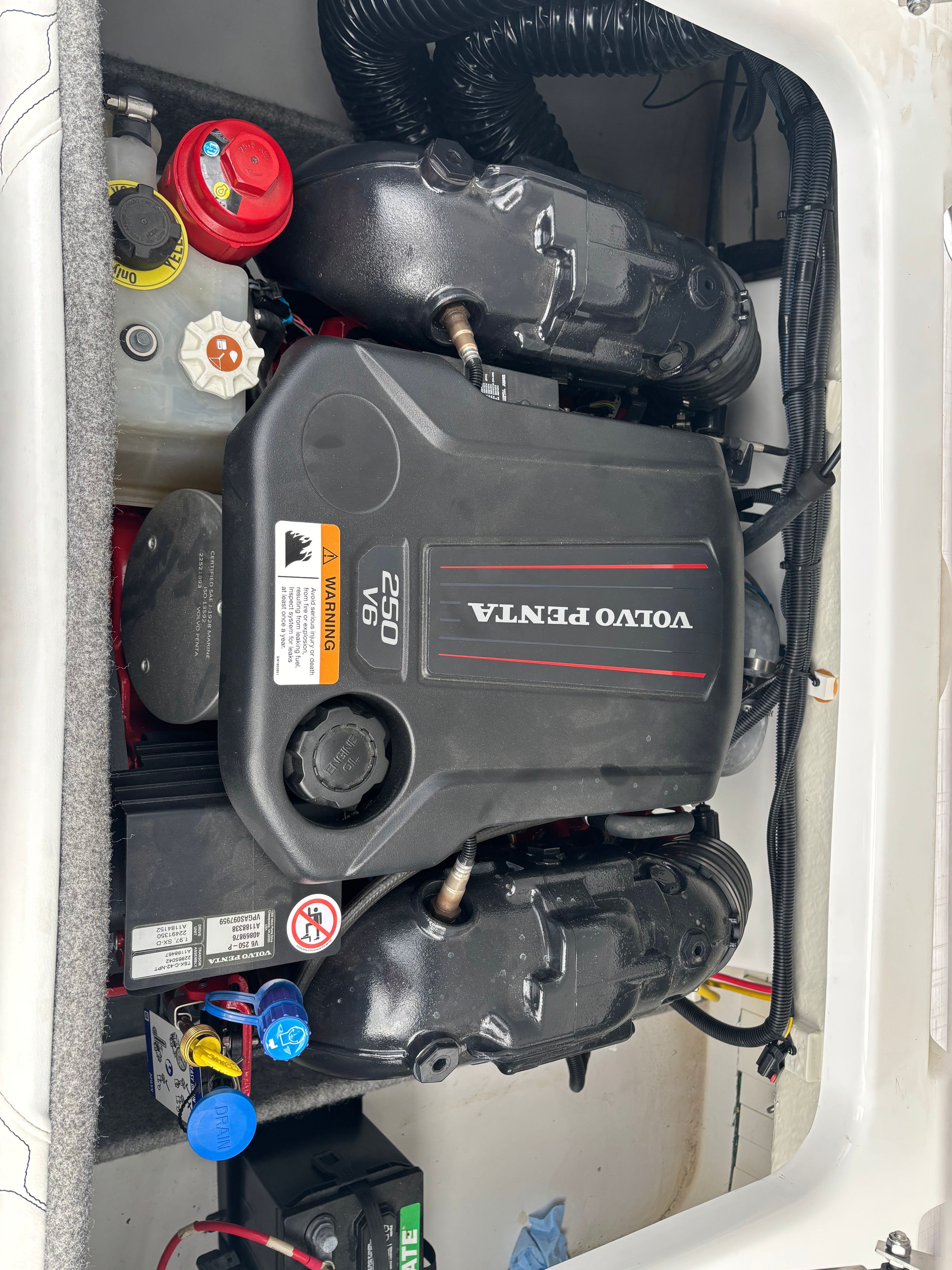 2023 FOUR WINNS H1 - Image 18