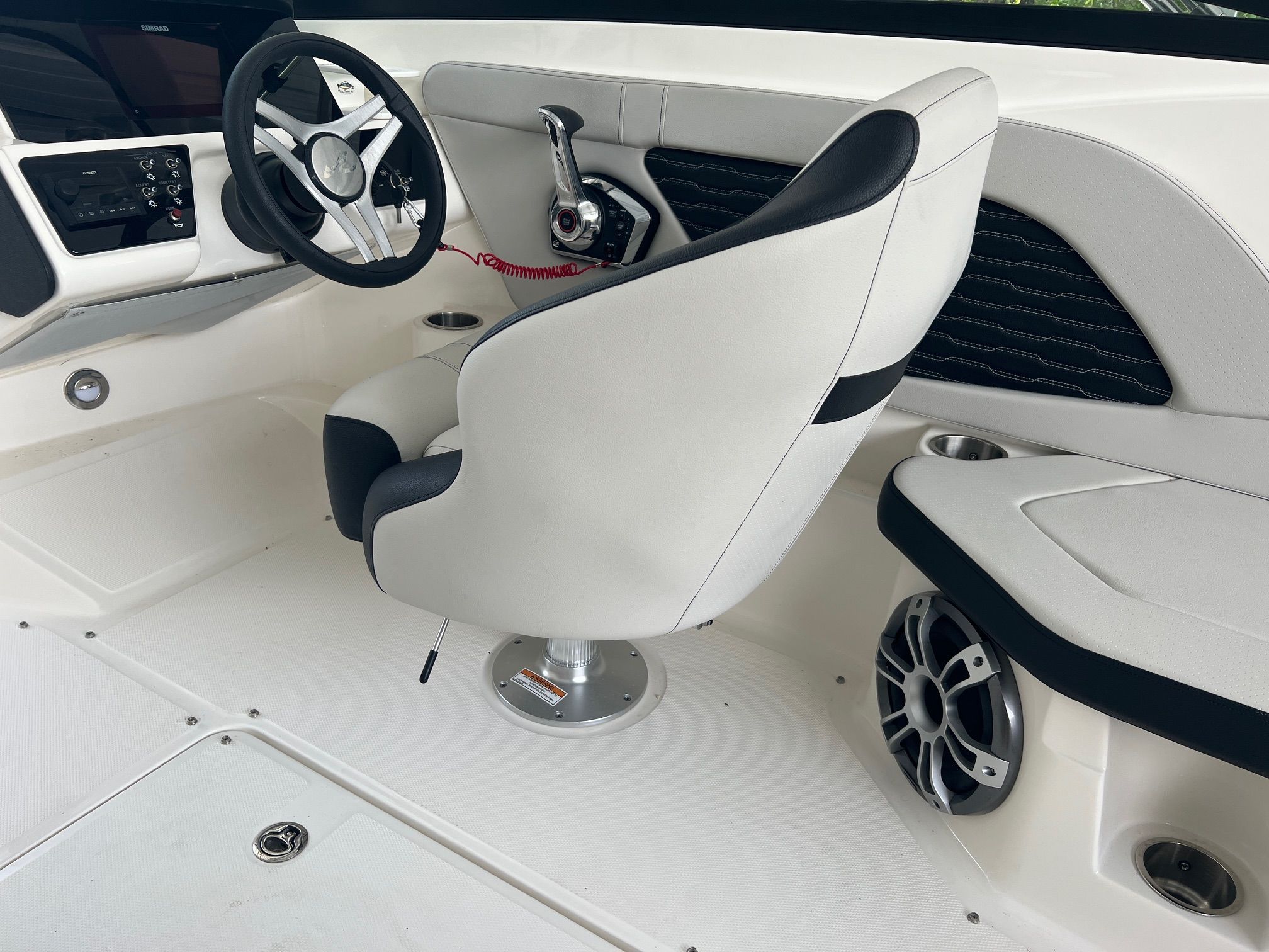 2023 Sea Ray SPX 230 - 3