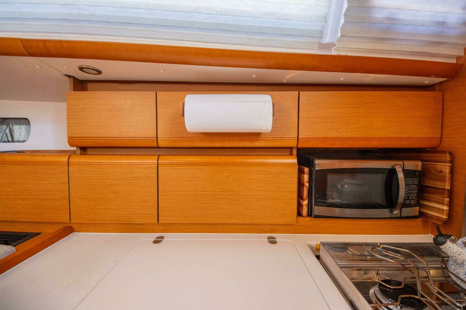 2016 Jeanneau 439 - Image 39