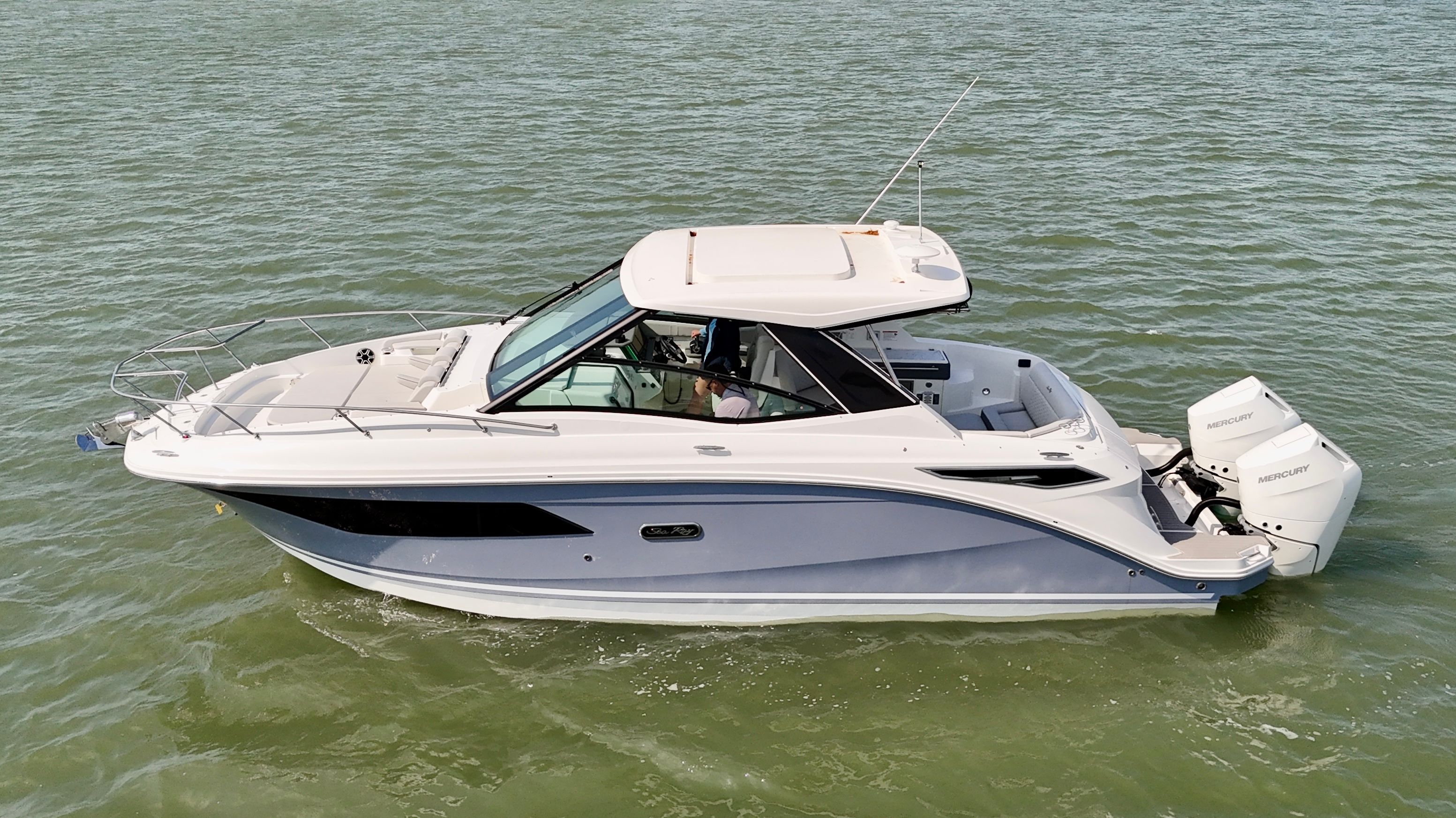 2026 Sea Ray Sundancer 320 Outboard - 2