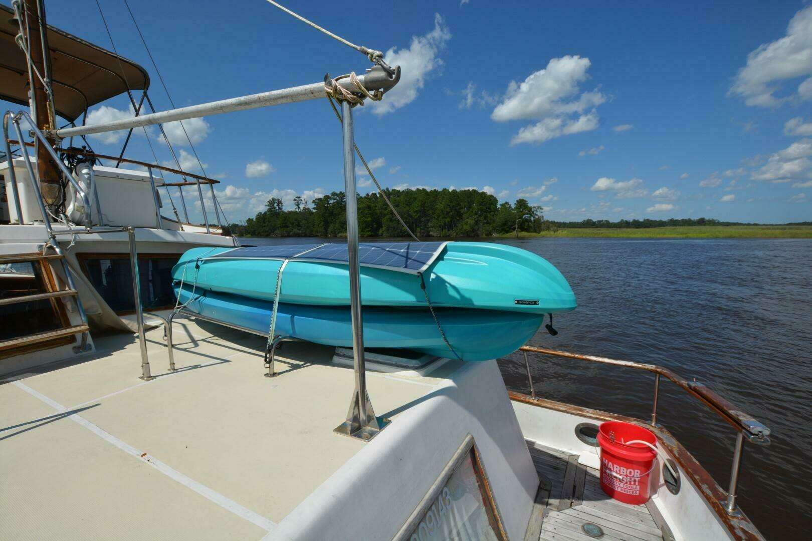 1985 Albin 43 Double Cabin - Image 12