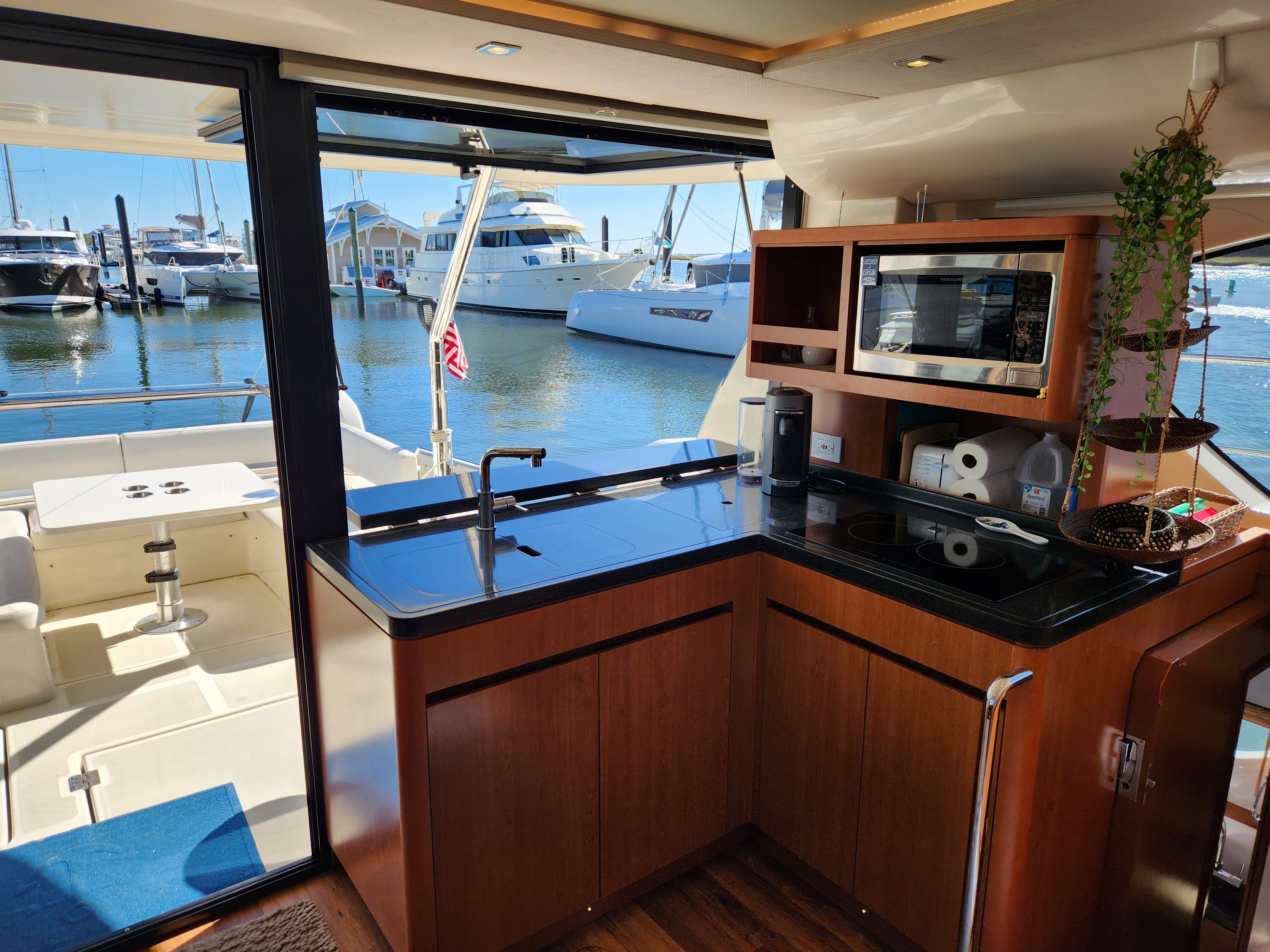2016 Aquila 44 Yacht - 28