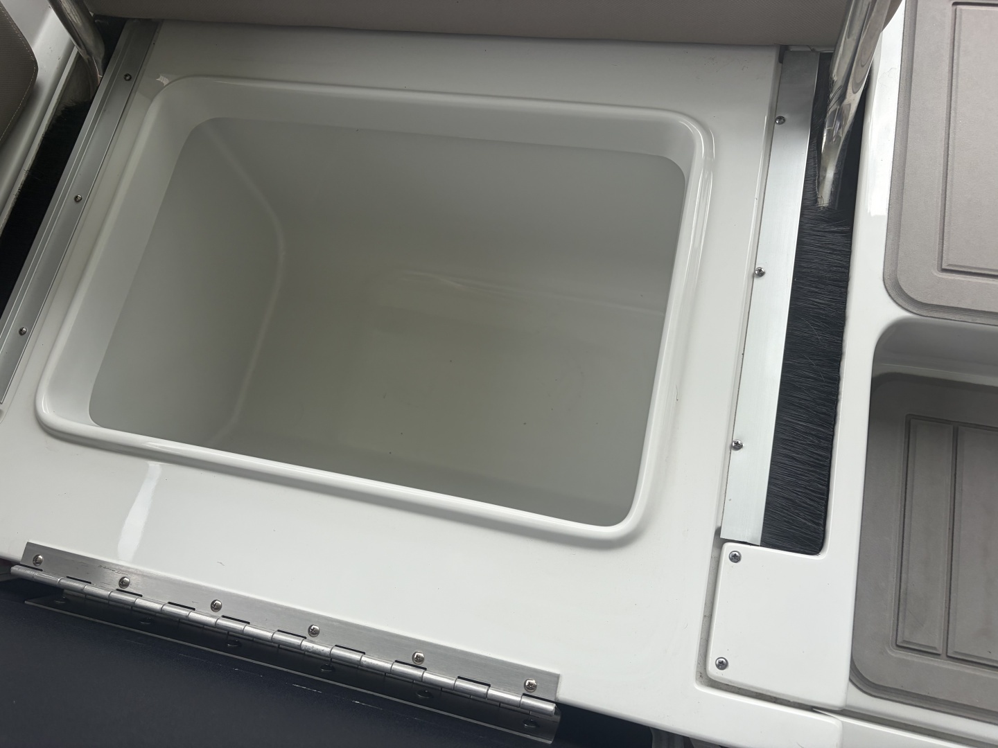 2018 Crownline Eclipse E30 - Image 71
