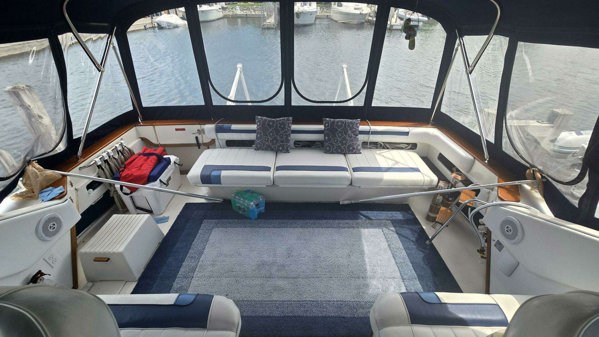 1988 Sea Ray 390 Express Cruiser - Image 5