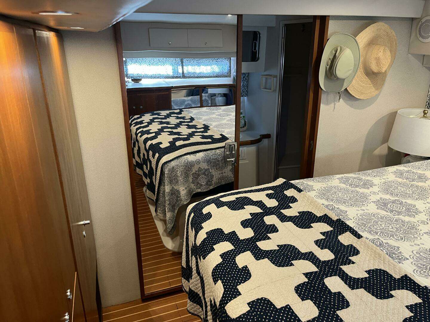 1995 Carver 440 Aft Cabin - Image 39