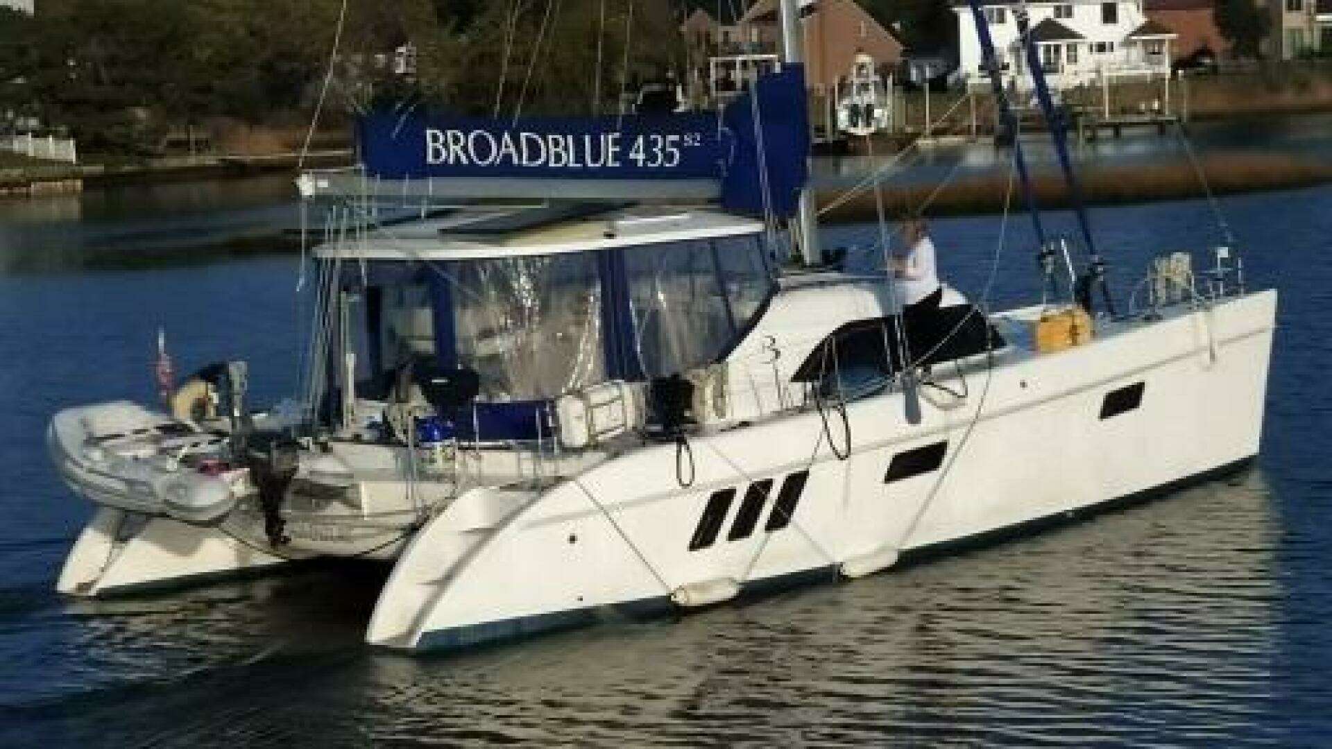 2010 Broadblue 435 - Image 3