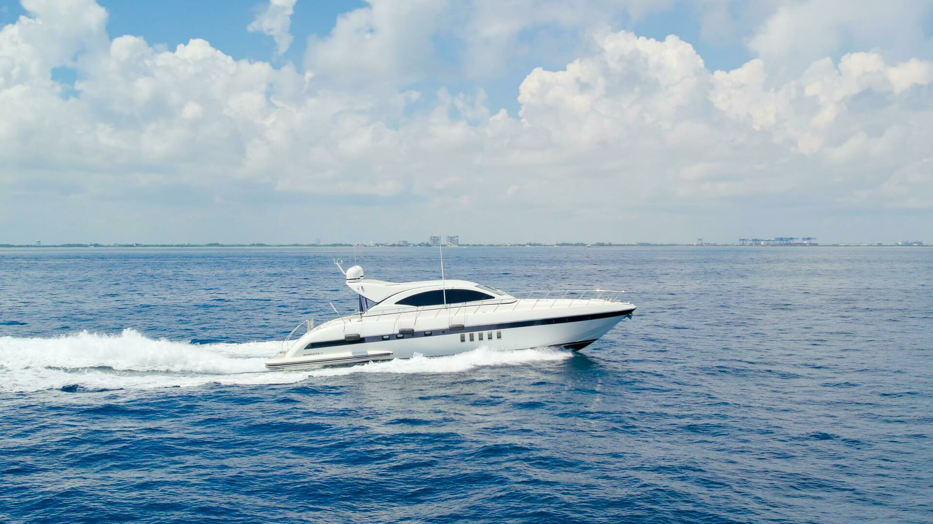2001 Mangusta 72 - Image 24