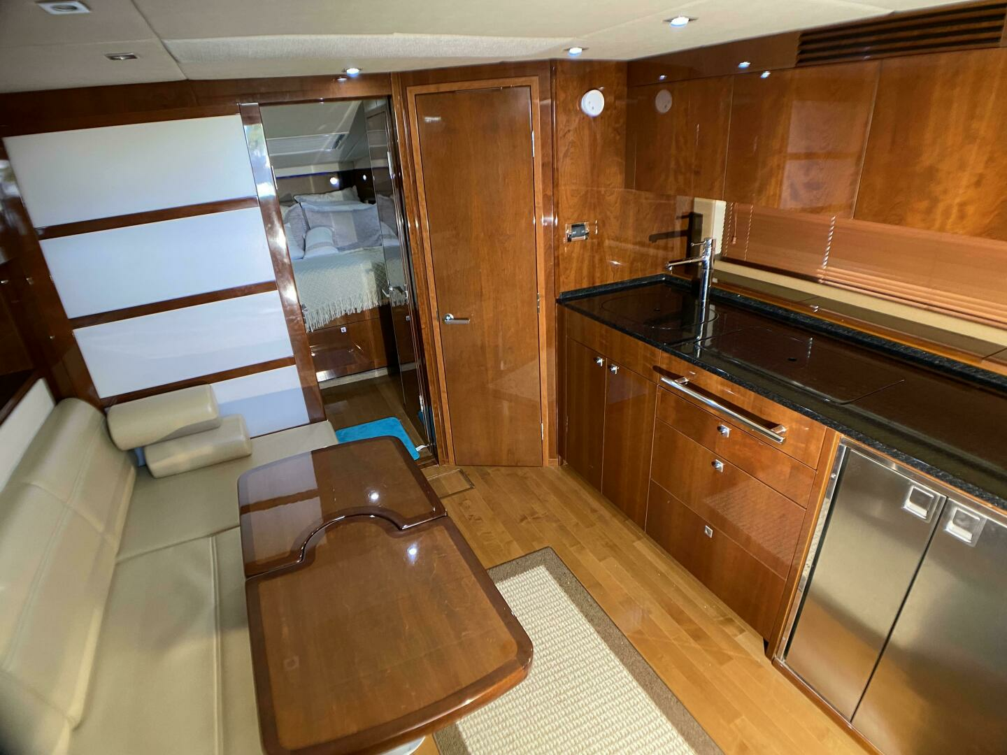 2010 Sea Ray 45 Sundancer - Image 27