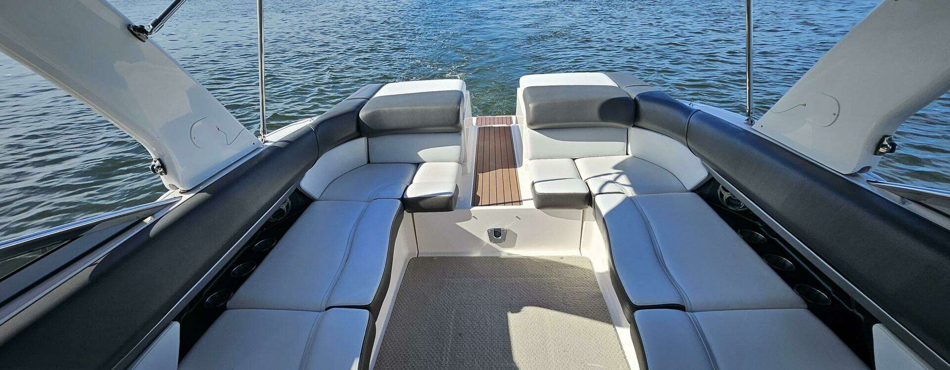 2010 Regal 2700 - Image 8