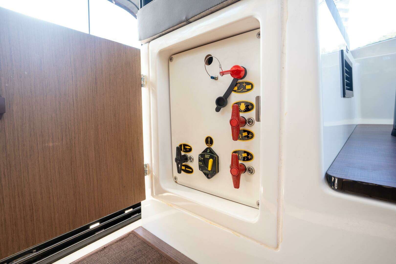 2021 Beneteau Antares 9 - Image 38