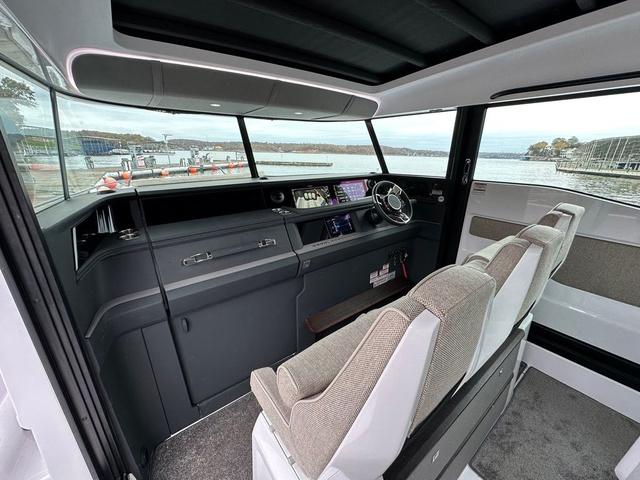 2024 Axopar 45 XC Cross Cabin - 7
