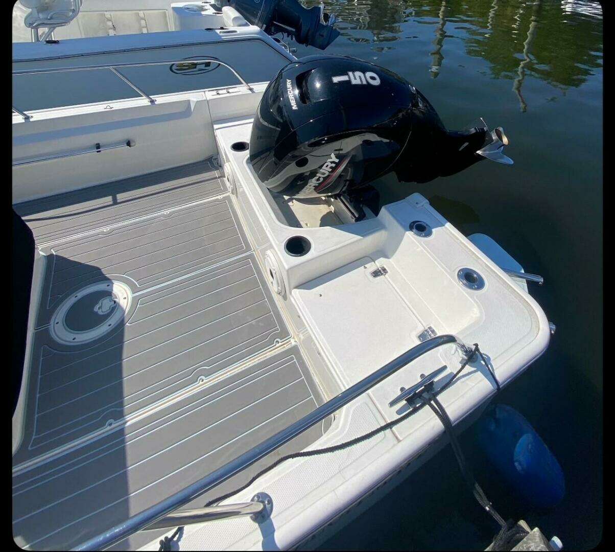 2020 Boston Whaler 190 Montauk - Image 13