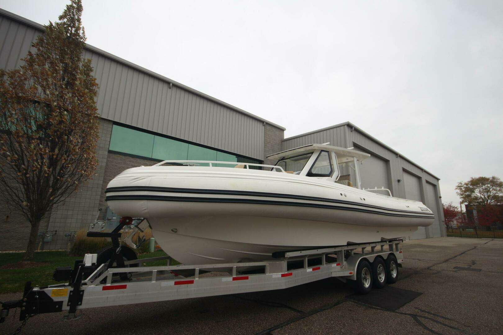 2026 Zodiac X10CC Twin Yamaha 350's w/ Joystick - Image 2