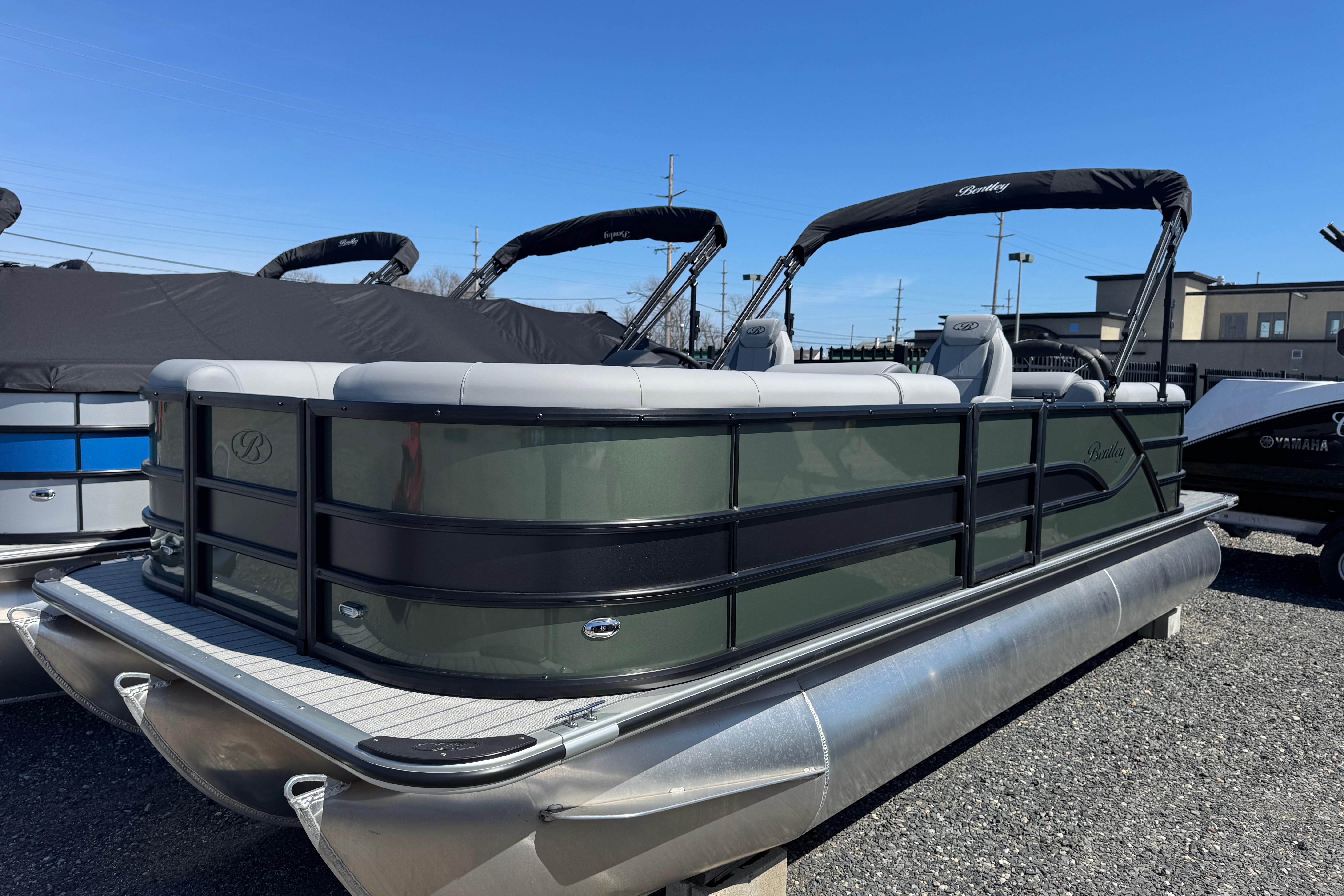2026 Bentley Pontoons Legacy 223 Navigator