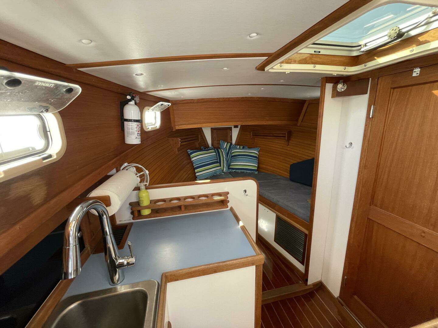 1988 Ellis Extended Pilothouse - Image 28