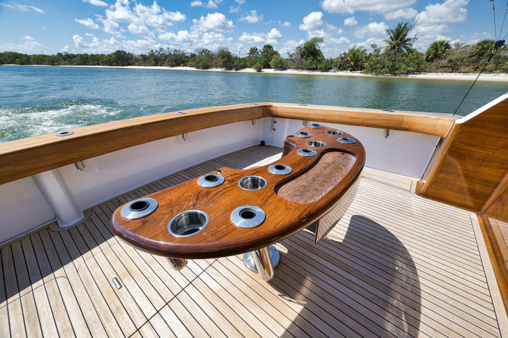 2003 Viking 52 Convertible - Image 28