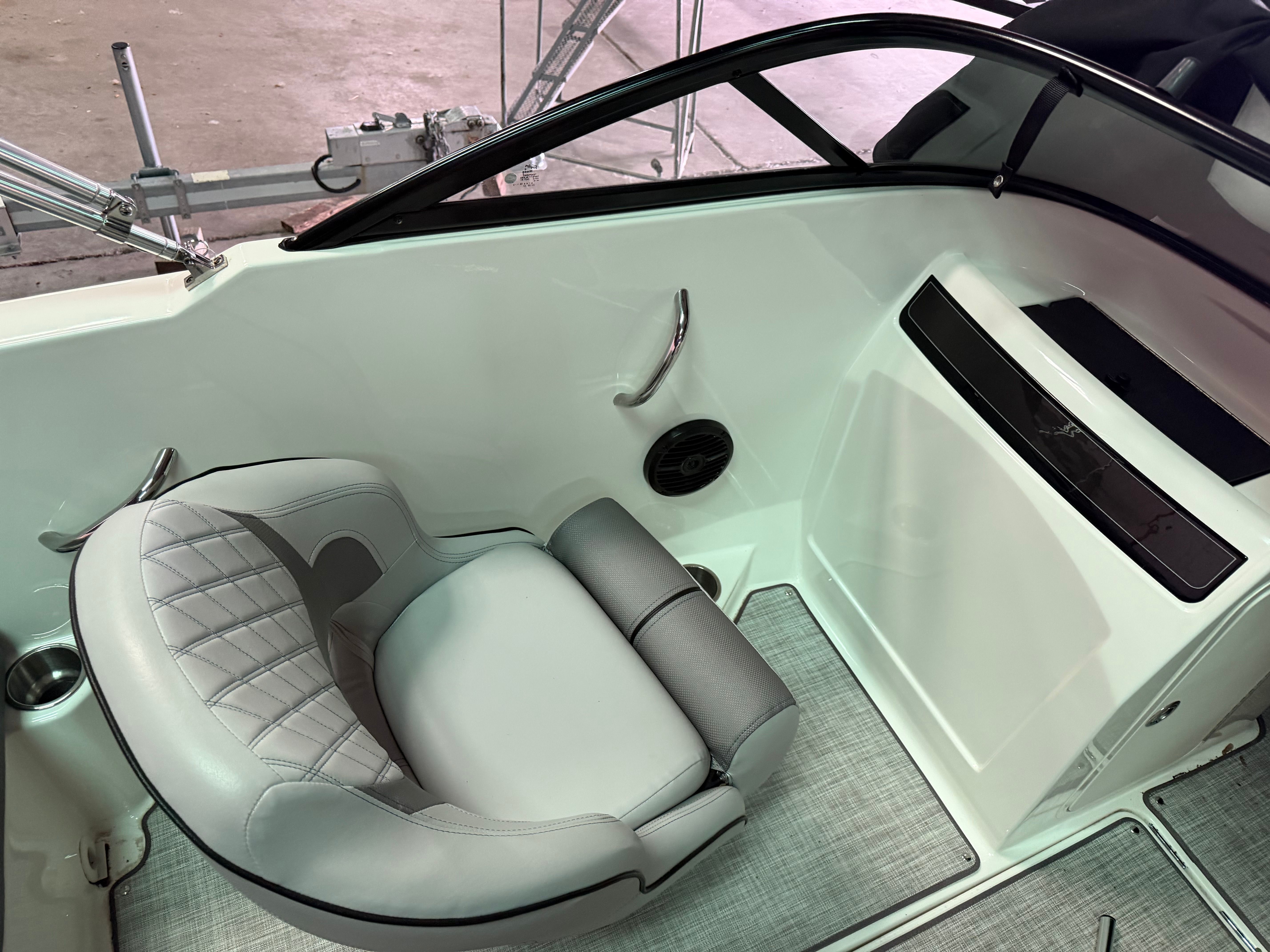 2023 Bayliner VR4 BOWRIDER - 8