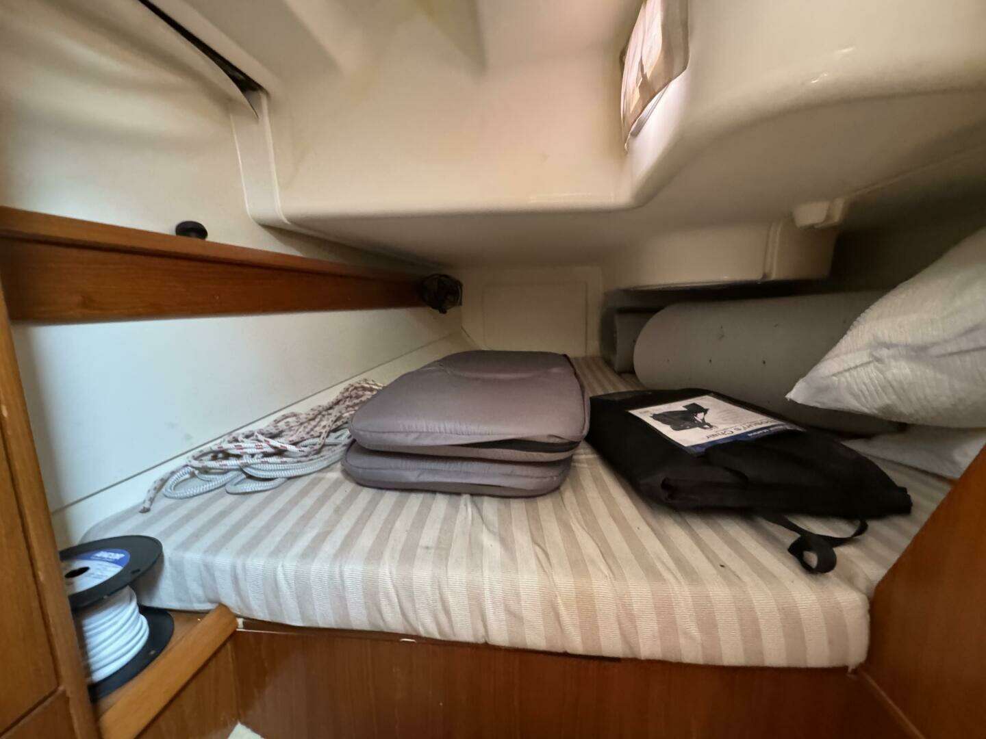 2002 Jeanneau 34.2 - Image 29