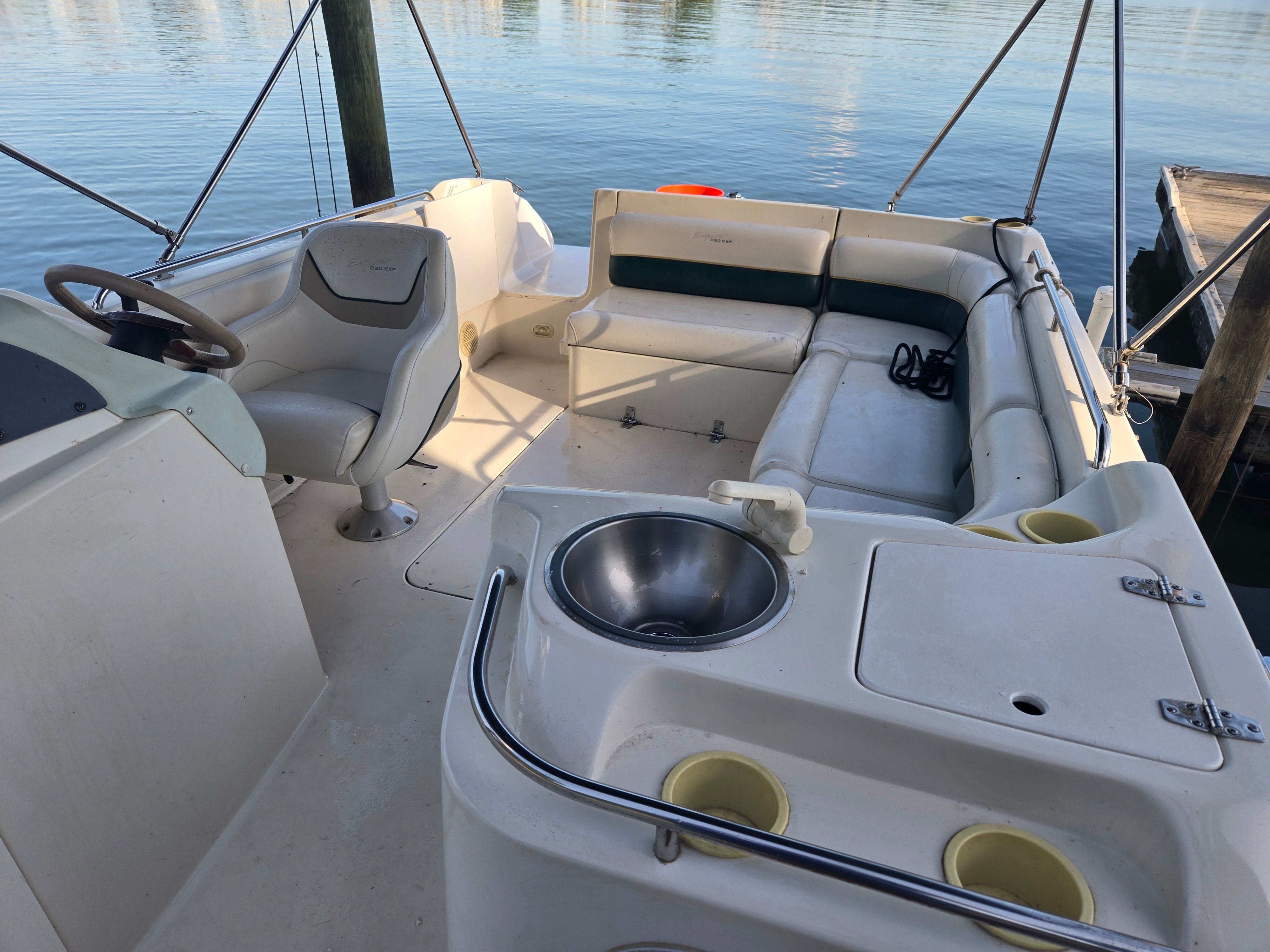 1998 Monterey 233 Explorer - 4