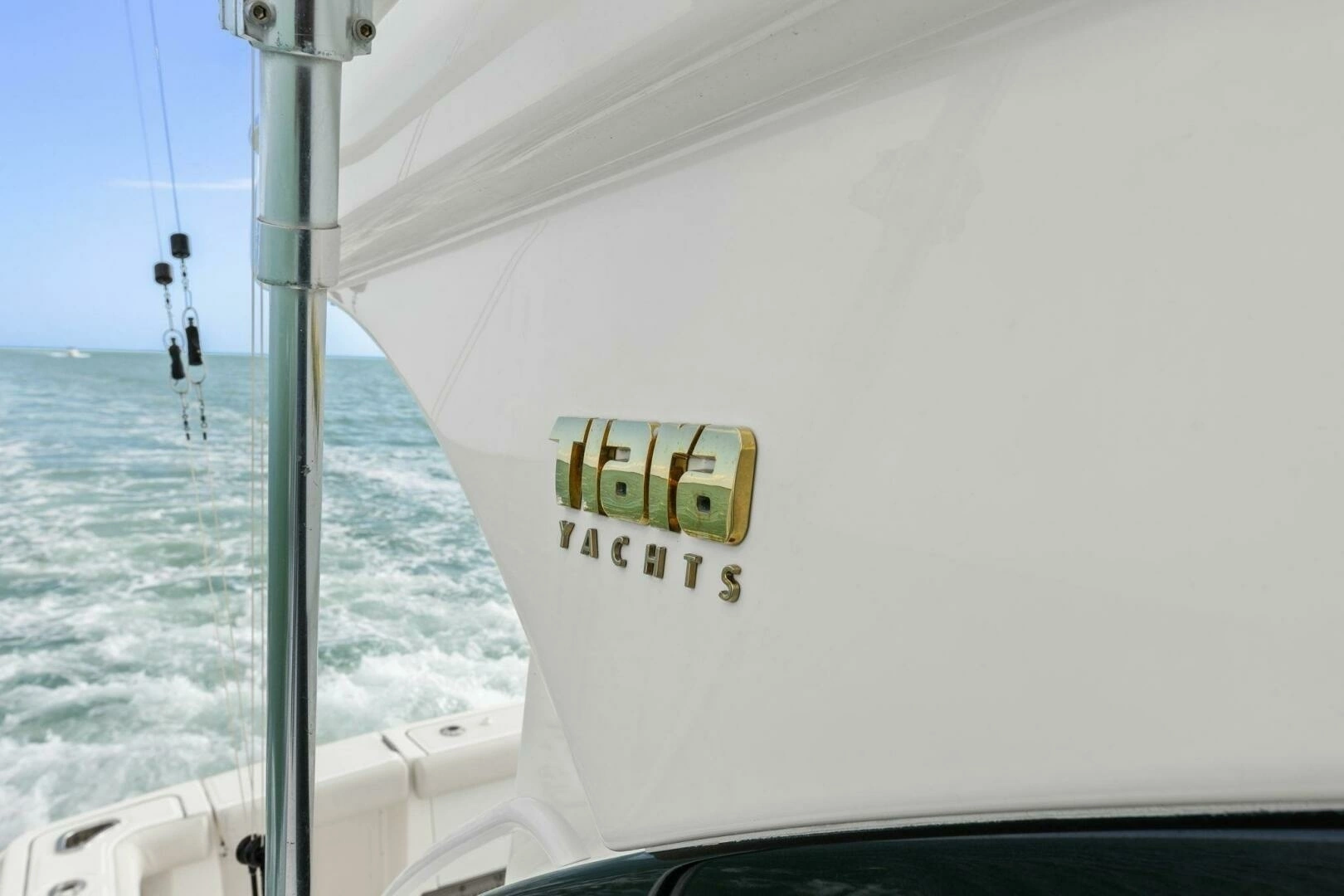 2013 Tiara Yachts 3900 Convertible - Image 35