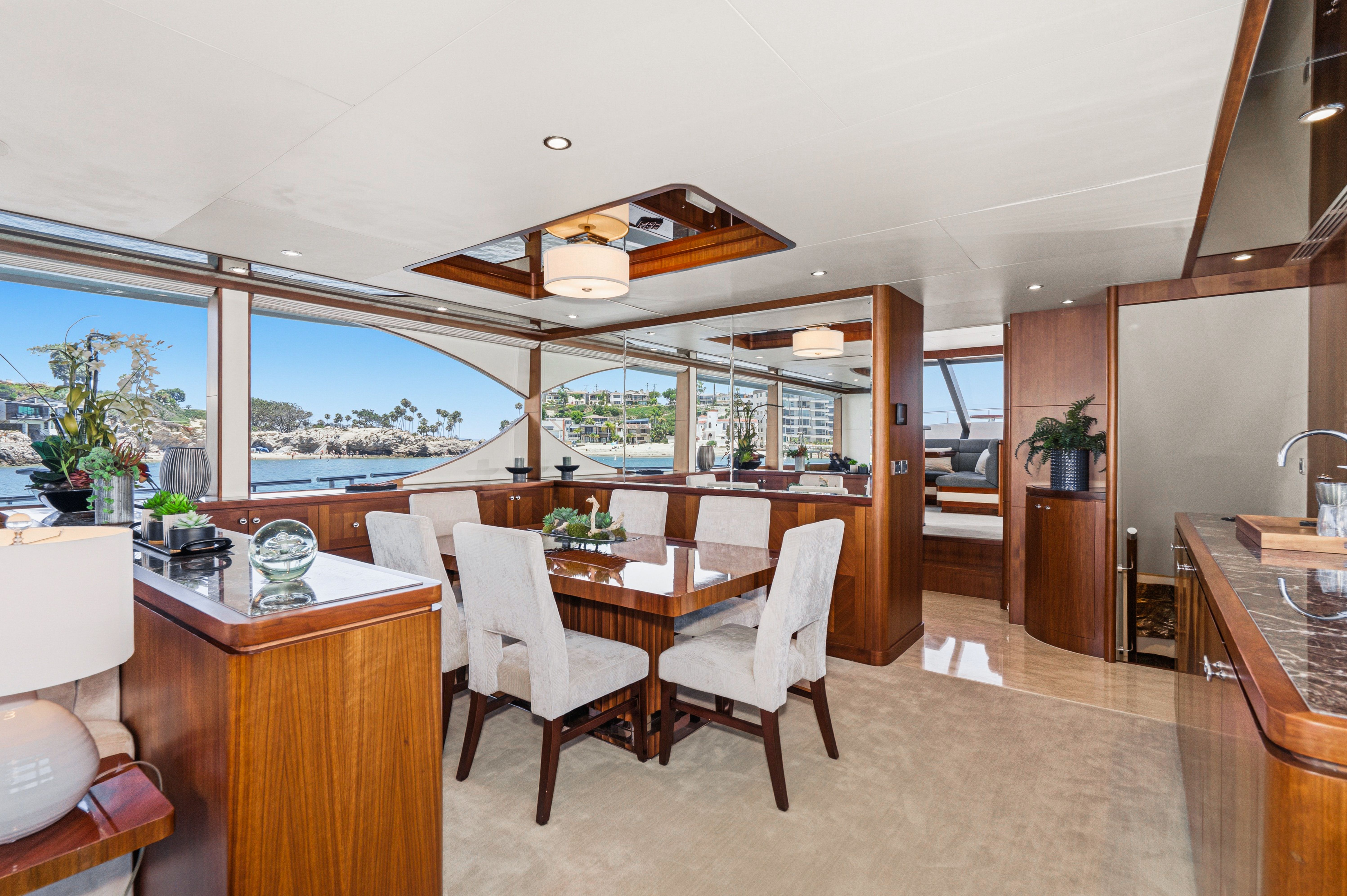 2015 Ocean Alexander 90 Skylounge Motoryacht - 38