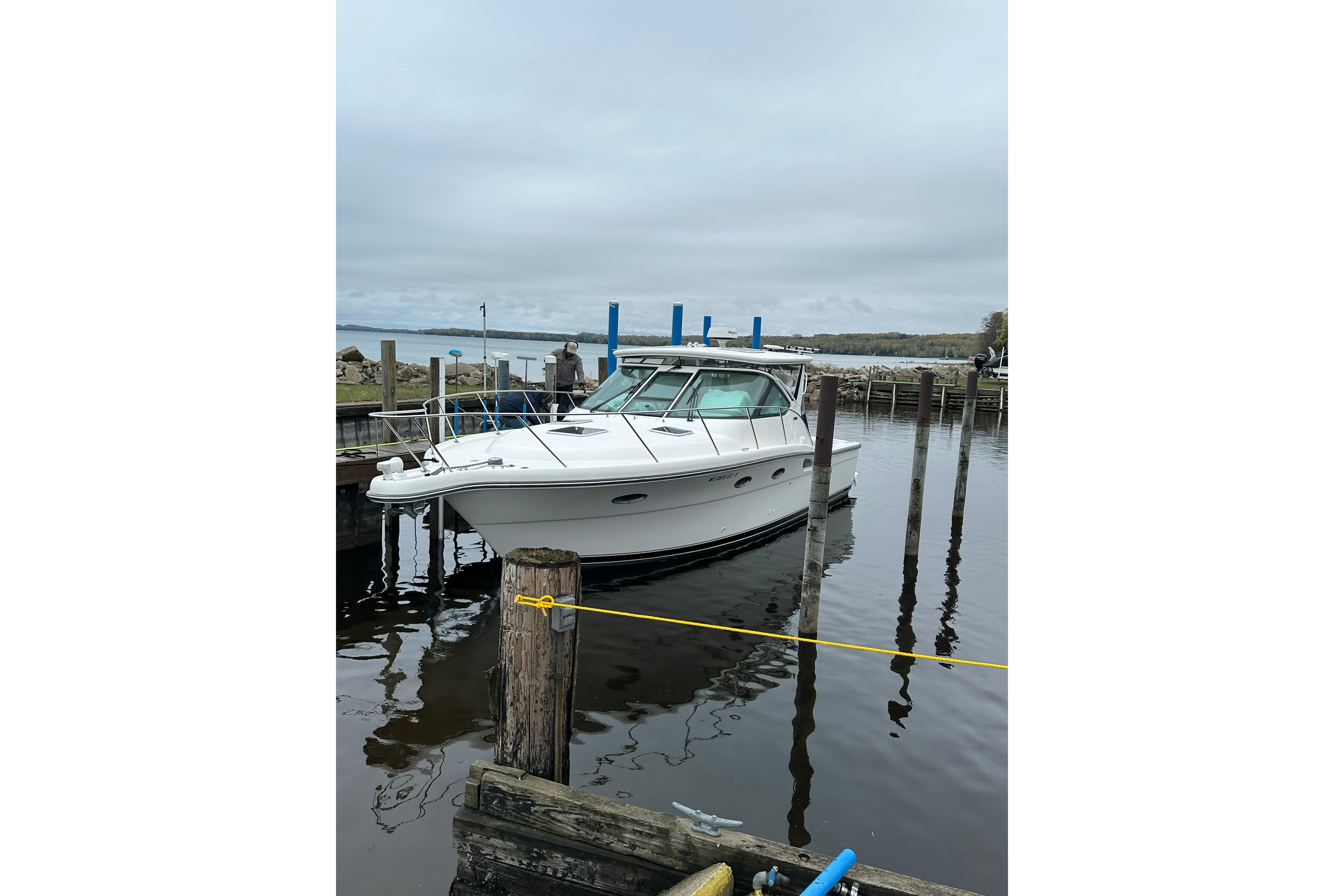 2004 Tiara Yachts 3200 Open