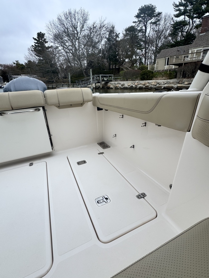 2017 Pursuit 295 DC - Image 12