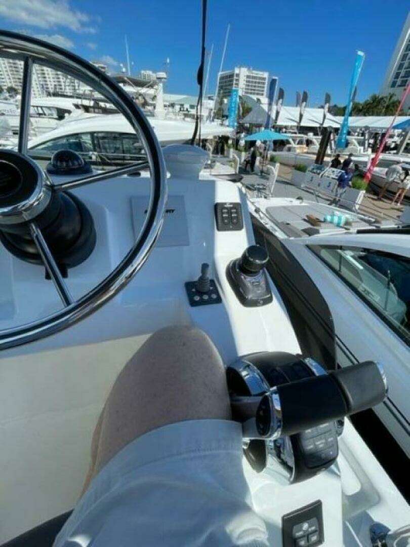 2026 Beneteau Antares 11 Fly - Image 30